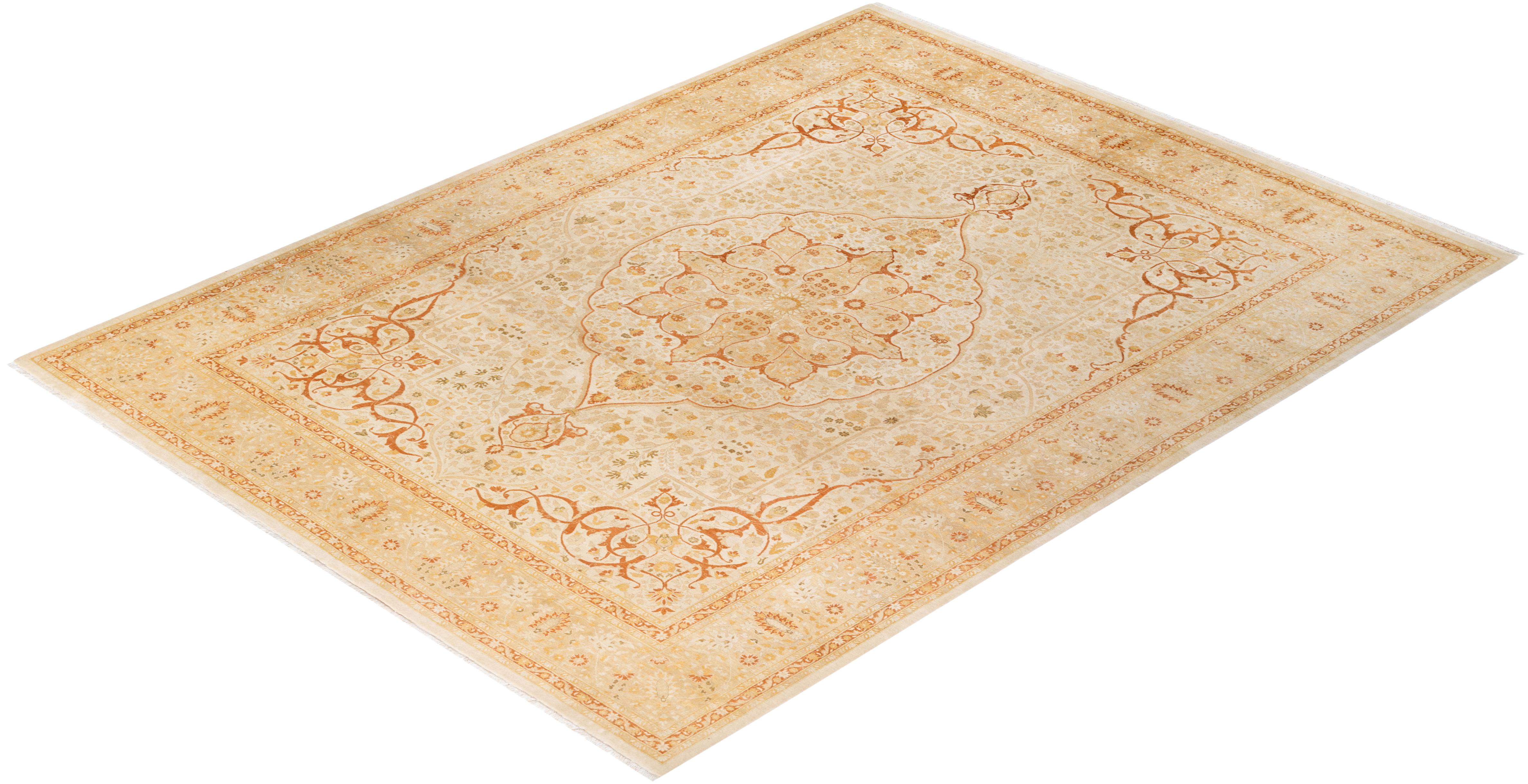 One-of-a-kind Hand Knotted Floral Mogul Ivory Area Rug For Sale 2