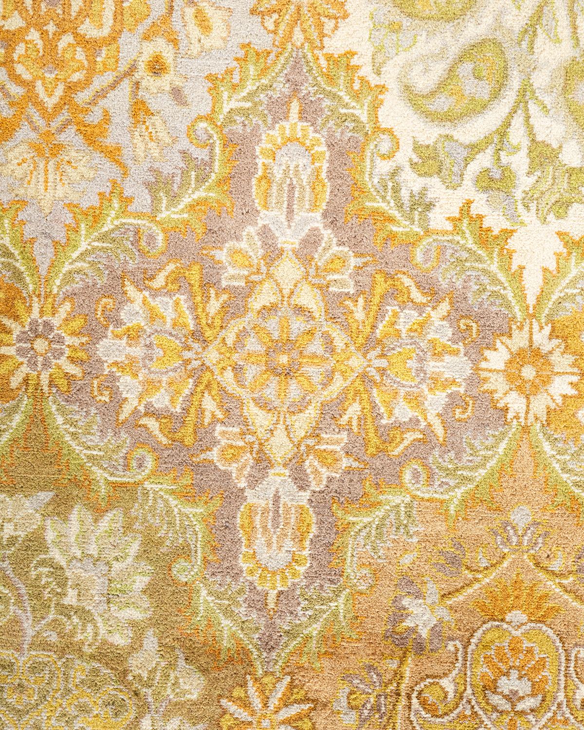 Pakistanais Tapis Mogul ivoire à fleurs noué à la main, unique en son genre en vente