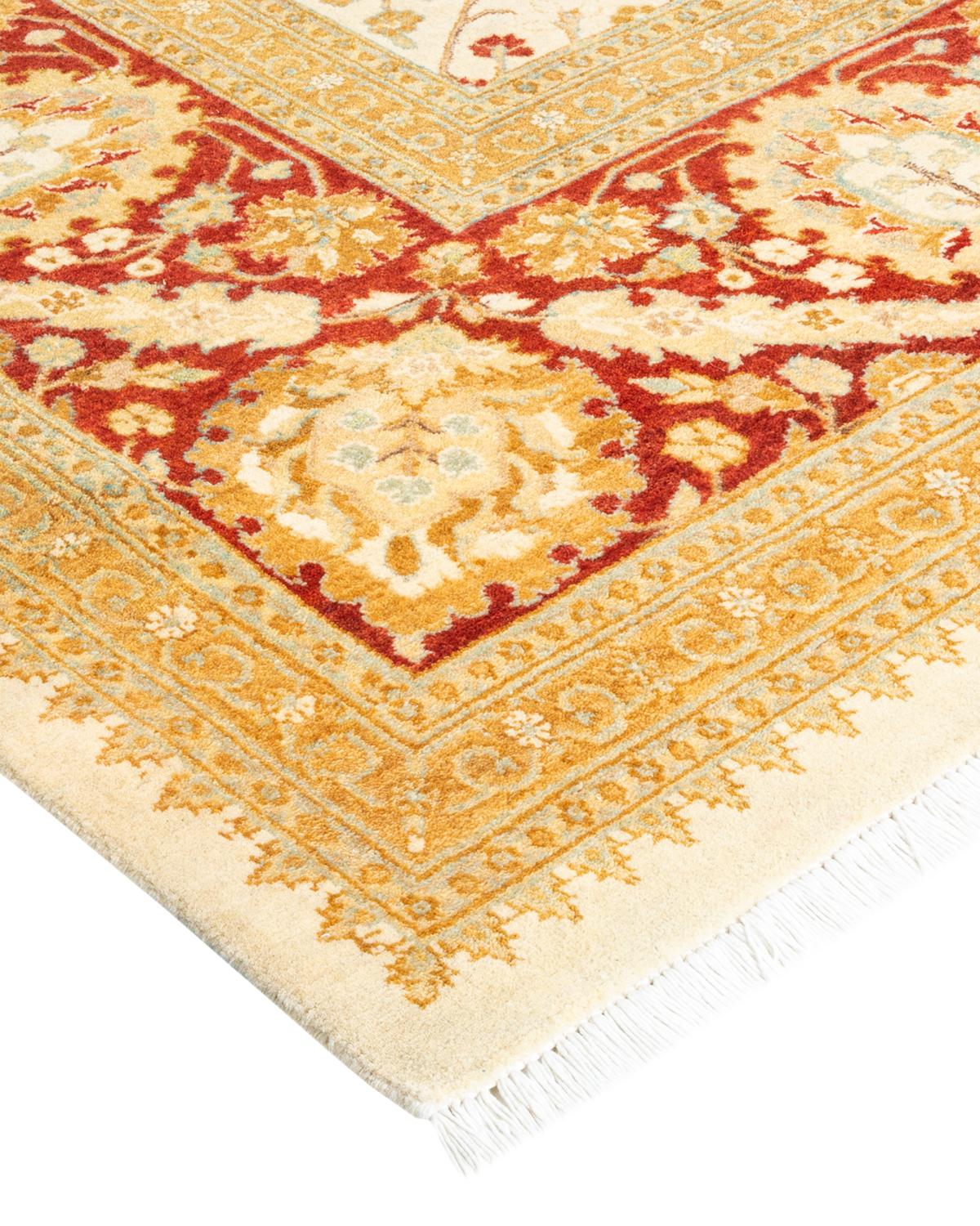 Avec leurs palettes discrètes et leurs motifs à l'envers, les tapis de la collection Mogul apporteront une sophistication intemporelle à n'importe quelle pièce. Influencés par un éventail de motifs turcs, indiens et persans, les artisans qui tissent