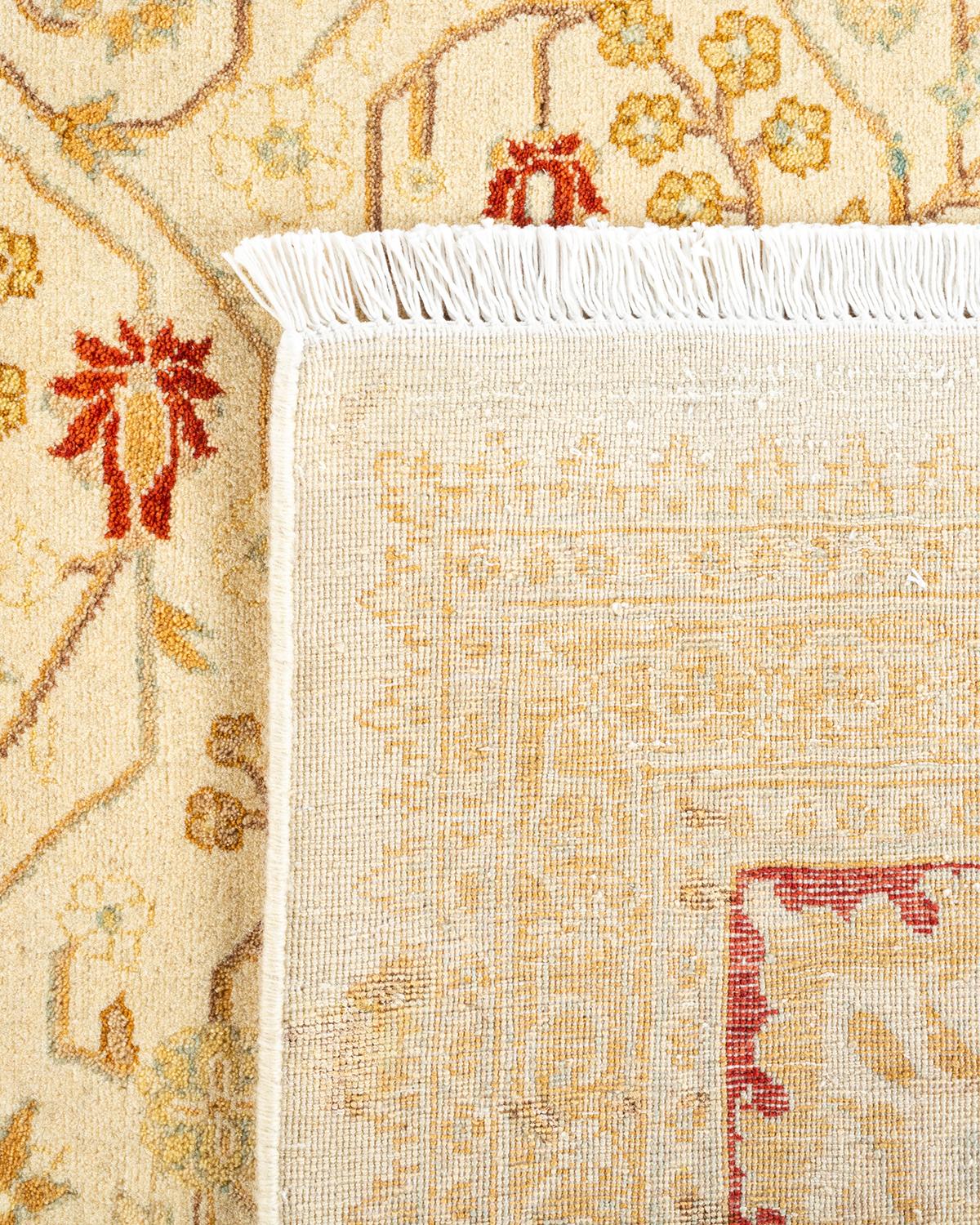 XXIe siècle et contemporain Tapis Mogul ivoire à fleurs noué à la main, unique en son genre en vente