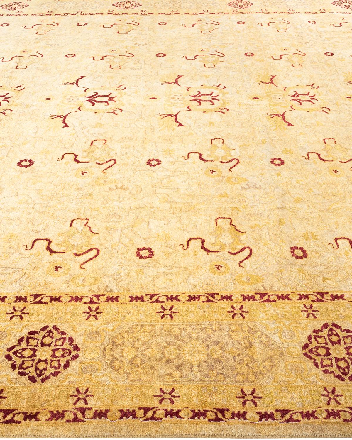 One-of-a-kind Hand Knotted Floral Mogul Ivory Area Rug In New Condition For Sale In Norwalk, CT