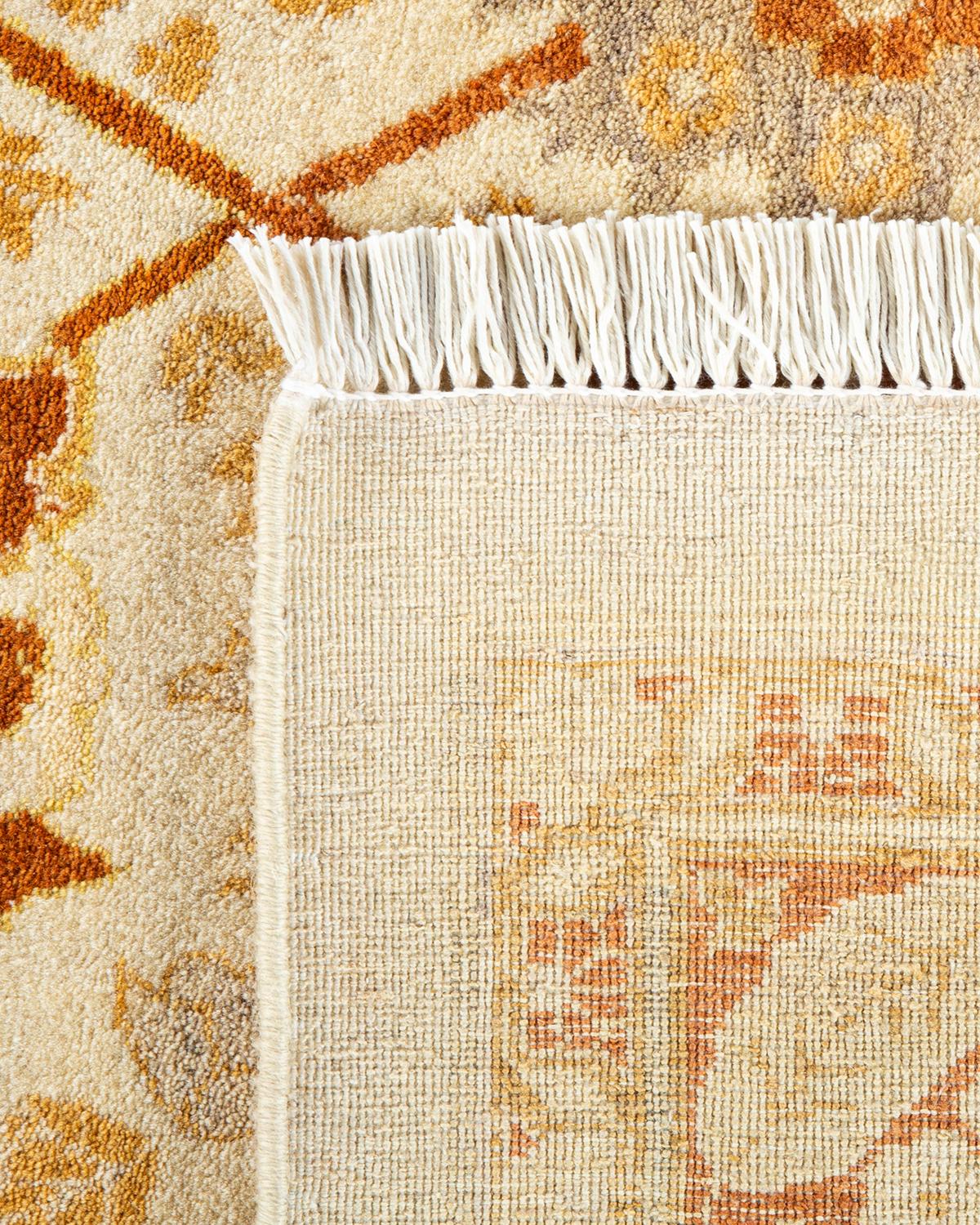XXIe siècle et contemporain Tapis Mogul ivoire à fleurs noué à la main, unique en son genre en vente