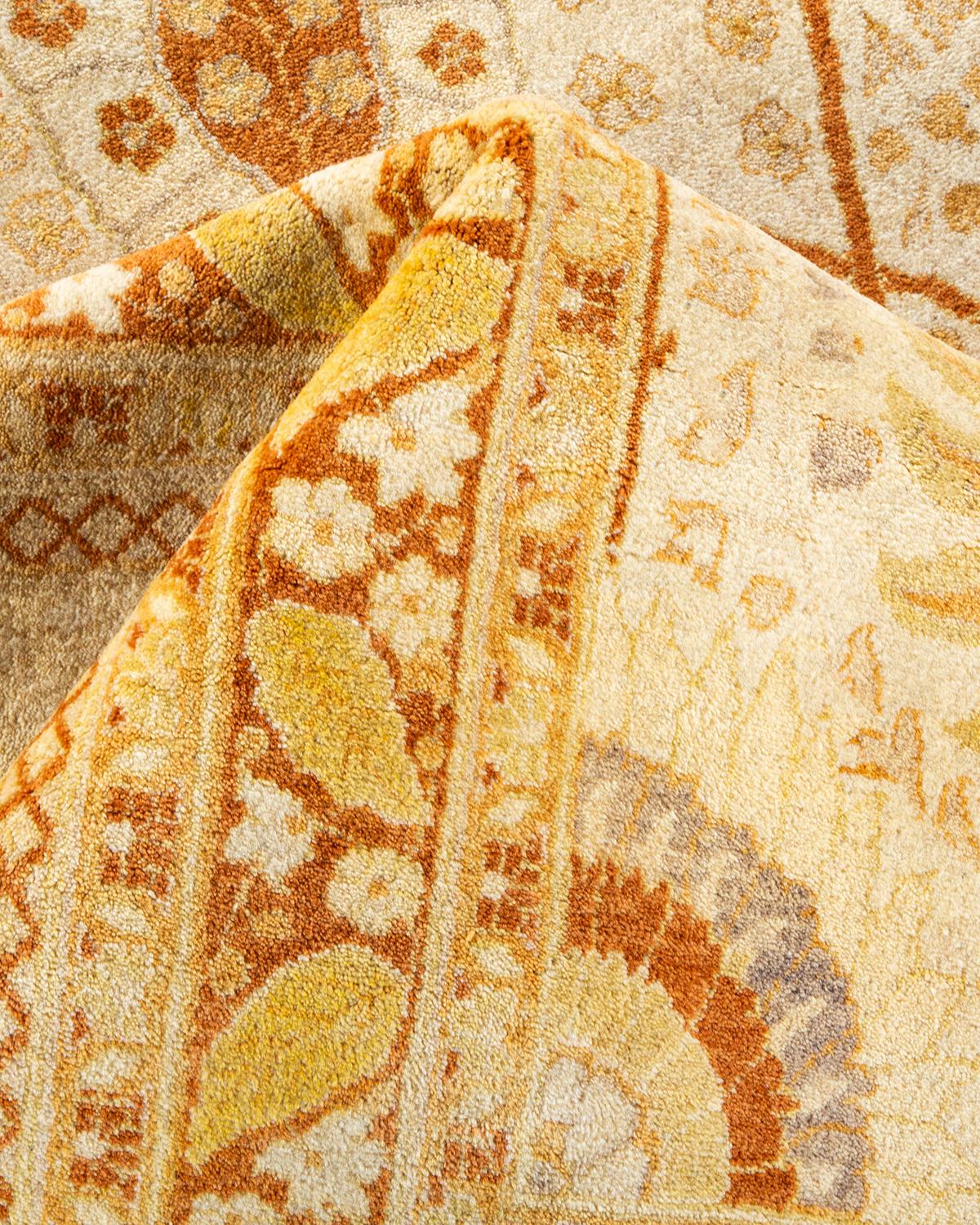 Tapis Mogul ivoire à fleurs noué à la main, unique en son genre en vente 1