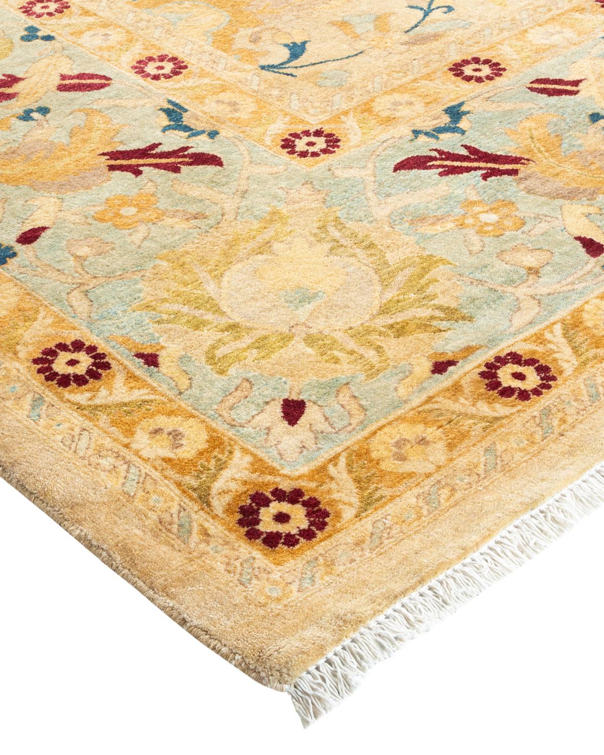 Con palette sobrie e disegni allover, i tappeti della Collezione Mogul doneranno una raffinatezza senza tempo a qualsiasi stanza. Influenzati da uno spettro di disegni turchi, indiani e persiani, gli artigiani che tessono a mano questi tappeti di