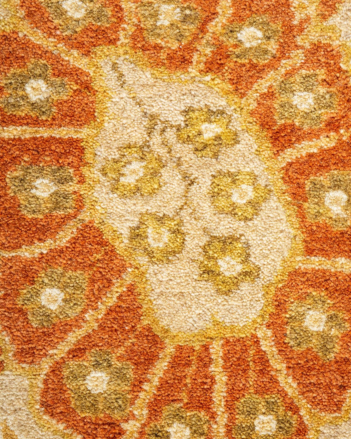Pakistanais Tapis Mogul ivoire à fleurs noué à la main - Exemplaire unique en vente