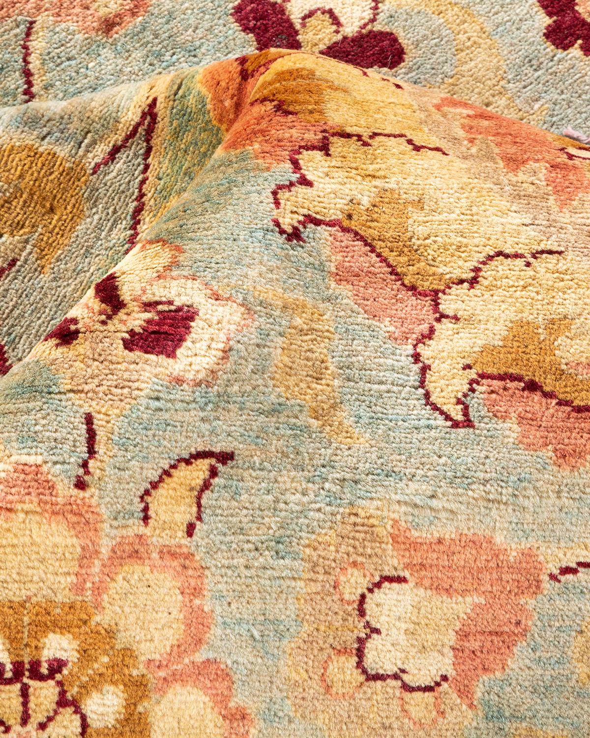 Pakistanais Tapis Mogul bleu clair à fleurs noué à la main, unique en son genre en vente