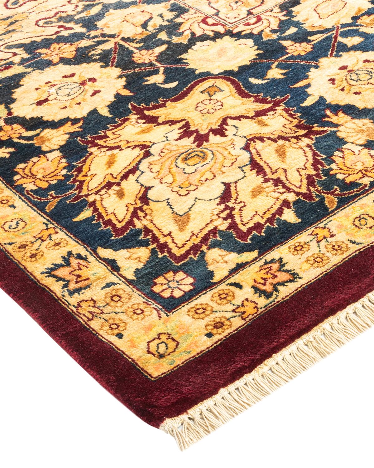 Las alfombras de la colección Mogul, con sus colores discretos y sus diseños en toda la superficie, aportarán una sofisticación atemporal a cualquier habitación. Influenciadas por un espectro de diseños turcos, indios y persas, los artesanos que