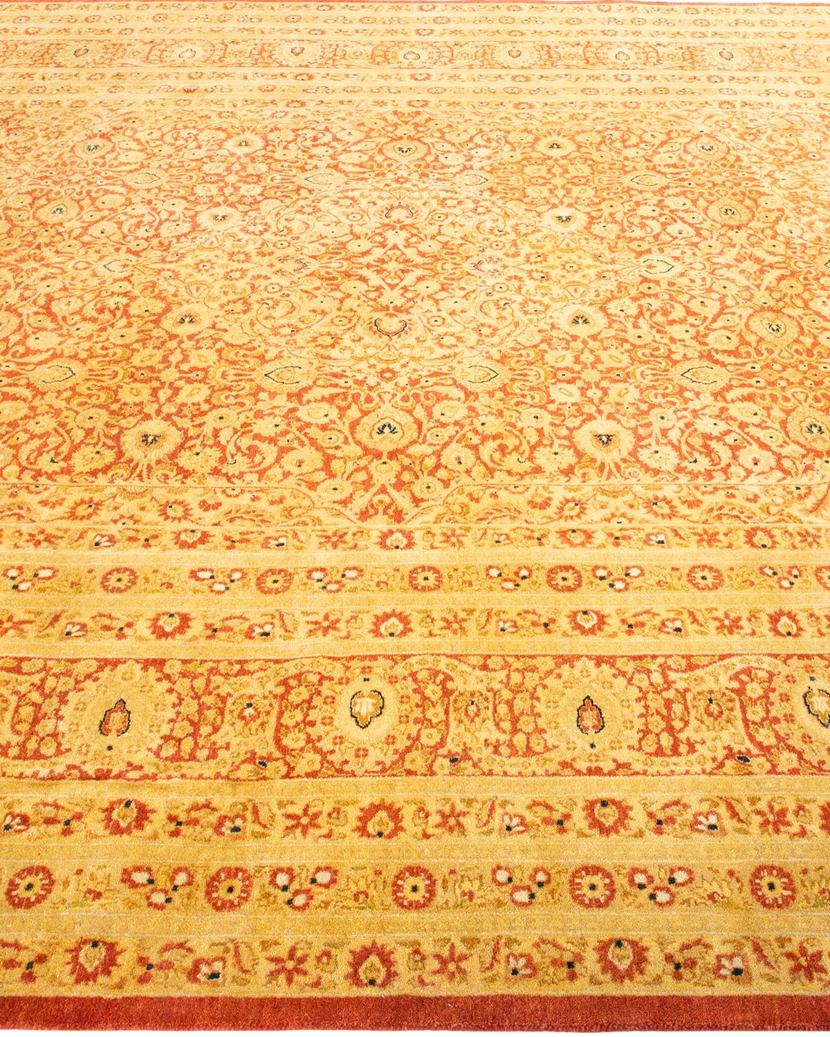 Handgeknüpfter, geblümter Mogul-Teppich in Orange, Unikat (Pakistanisch) im Angebot