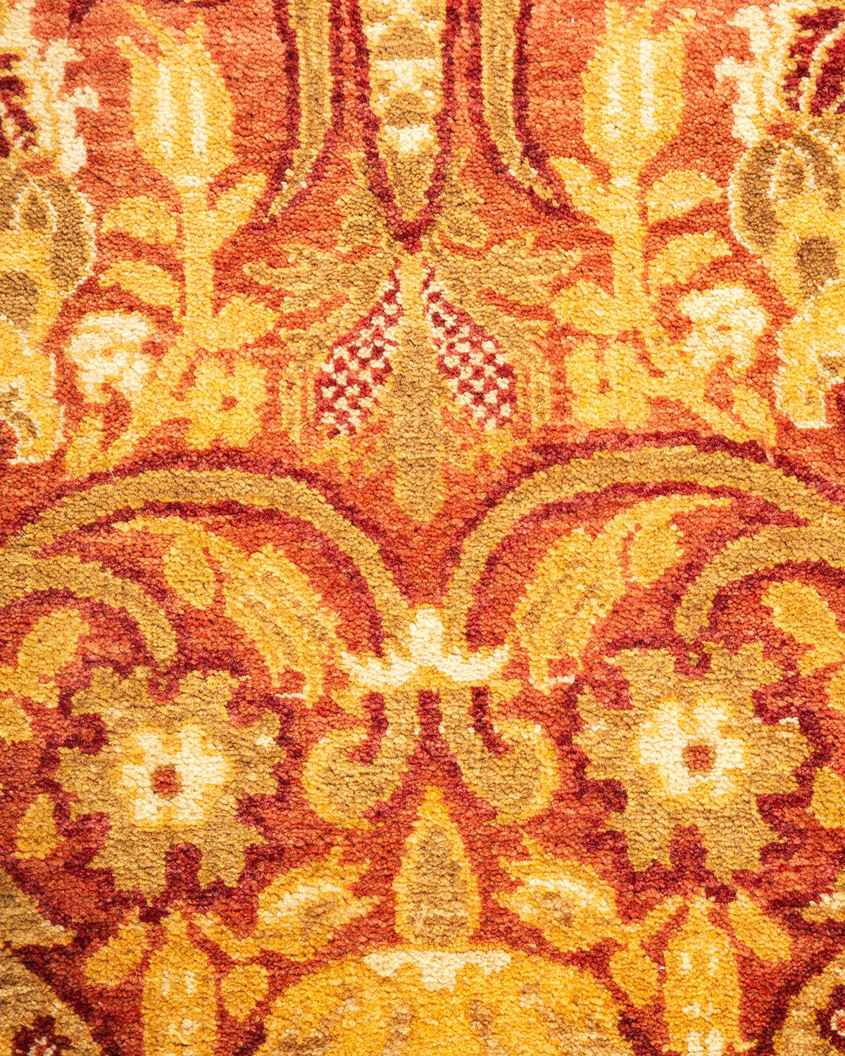 Pakistanais Unique en son genre Tapis floral Mogul Yellow, noué à la main en vente