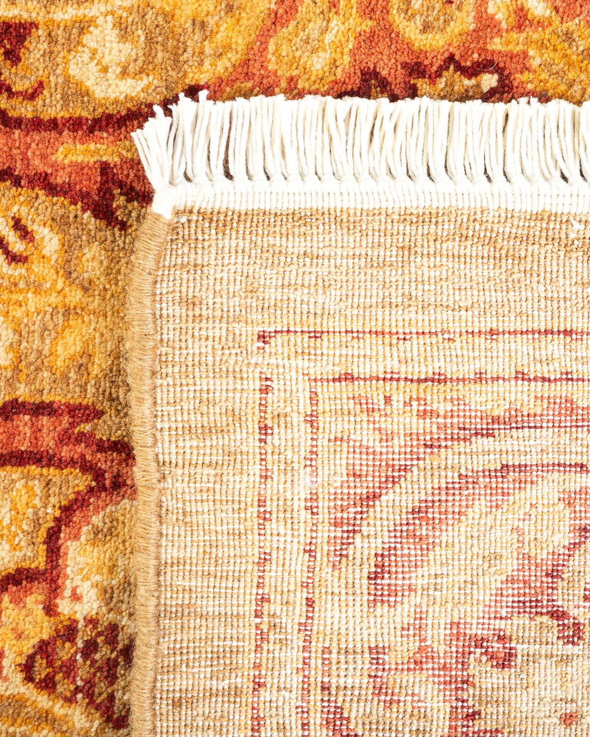 XXIe siècle et contemporain Unique en son genre Tapis floral Mogul Yellow, noué à la main en vente
