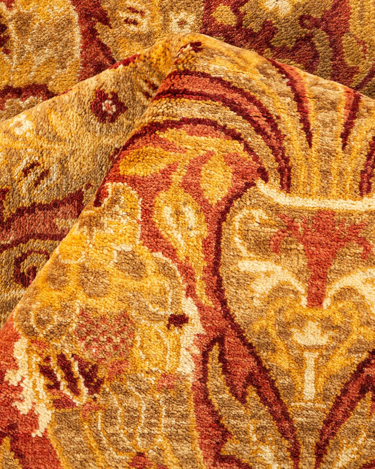 Unique en son genre Tapis floral Mogul Yellow, noué à la main en vente 1