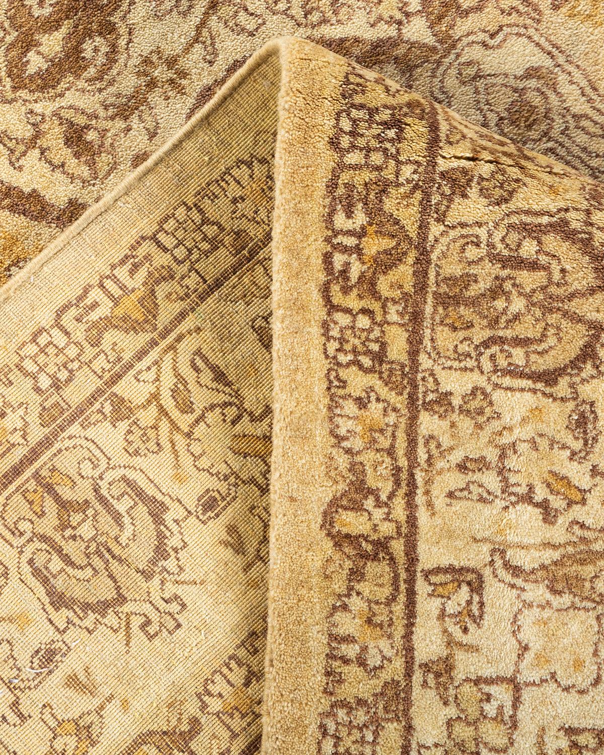 Laine Tapis Mogul jaune à fleurs noué à la main, unique en son genre en vente