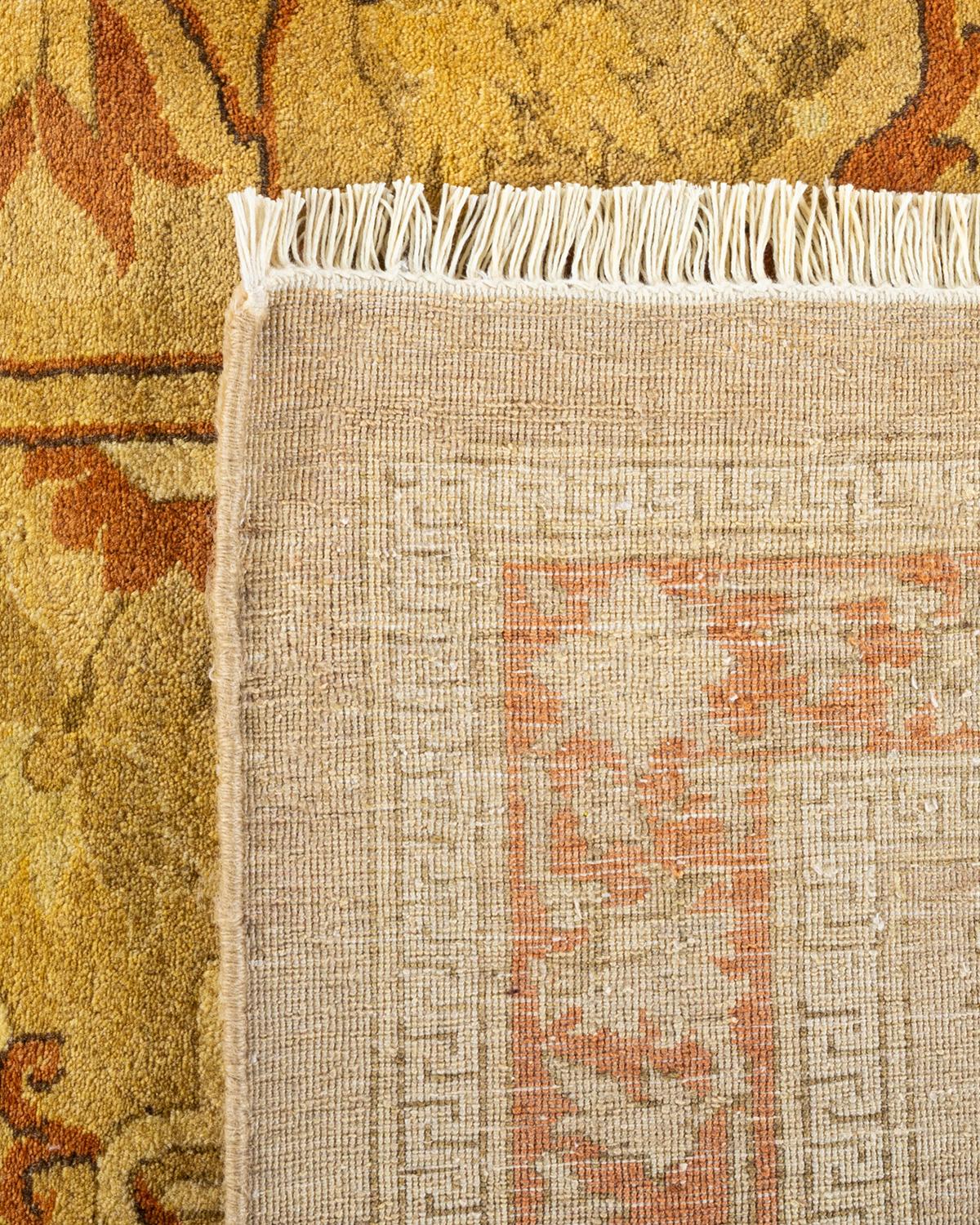 XXIe siècle et contemporain Tapis Mogul jaune à motifs floraux noués à la main, unique en son genre en vente