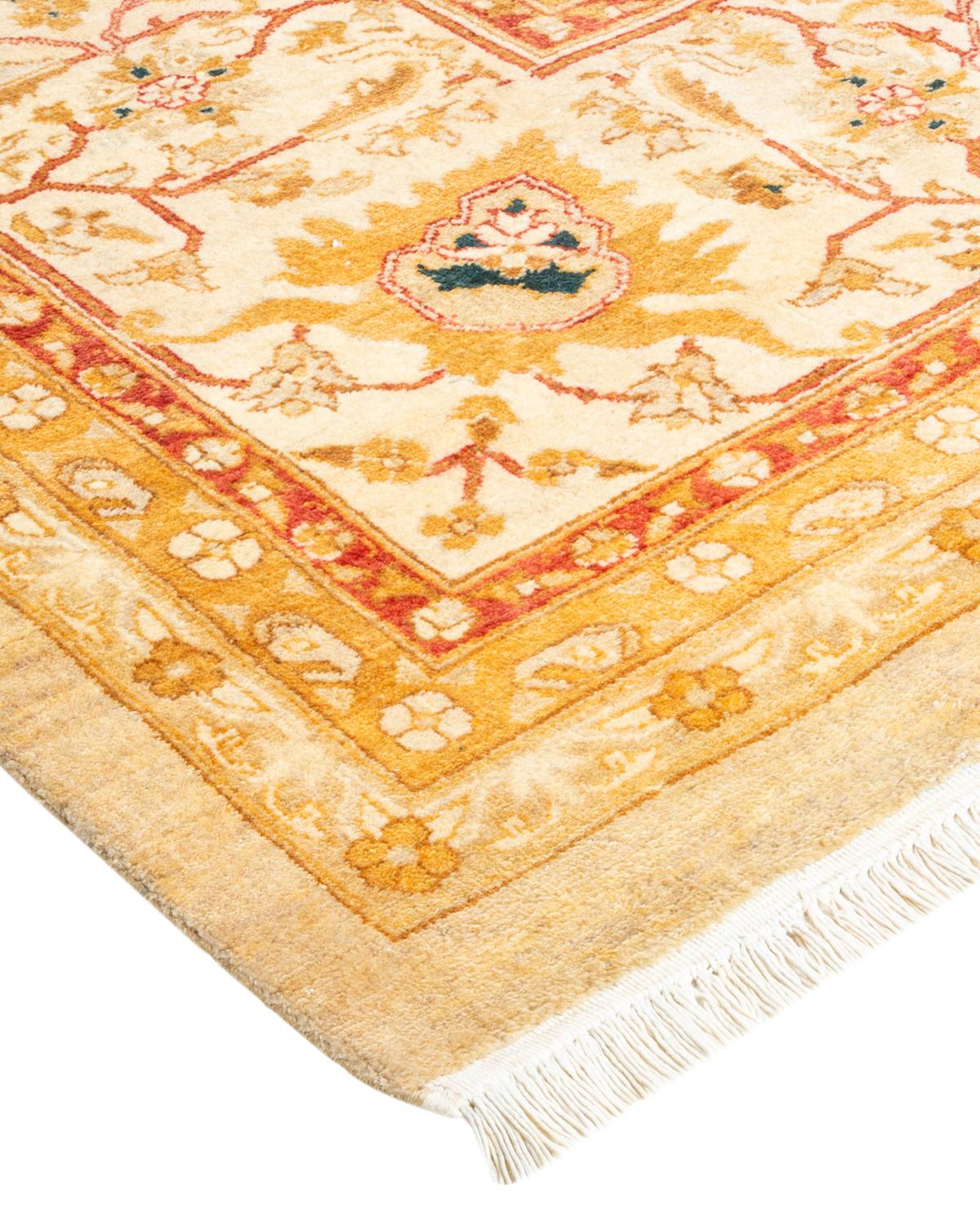Avec leurs palettes discrètes et leurs motifs à l'envers, les tapis de la collection Mogul apporteront une sophistication intemporelle à n'importe quelle pièce. Influencés par un éventail de motifs turcs, indiens et persans, les artisans qui tissent