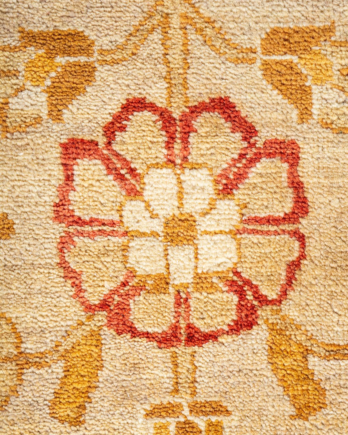 Tapis Mogul jaune à motifs floraux noués à la main, unique en son genre Neuf - En vente à Norwalk, CT