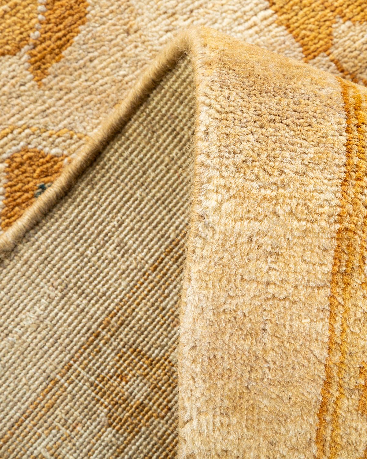 Tapis Mogul jaune à motifs floraux noués à la main, unique en son genre en vente 1