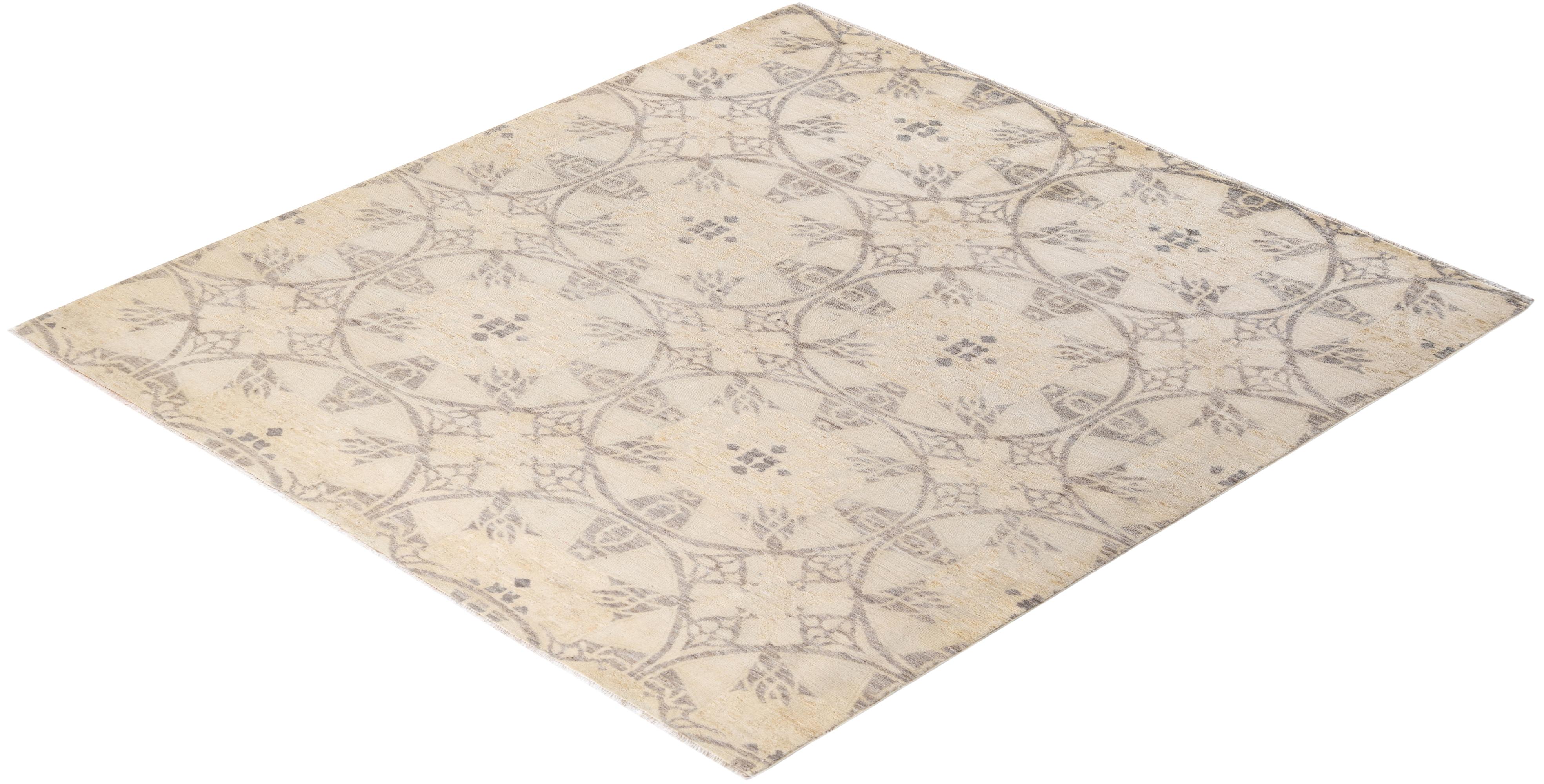 One-of-a-kind Hand Knotted Floral Suzani Ivory Area Rug For Sale 2