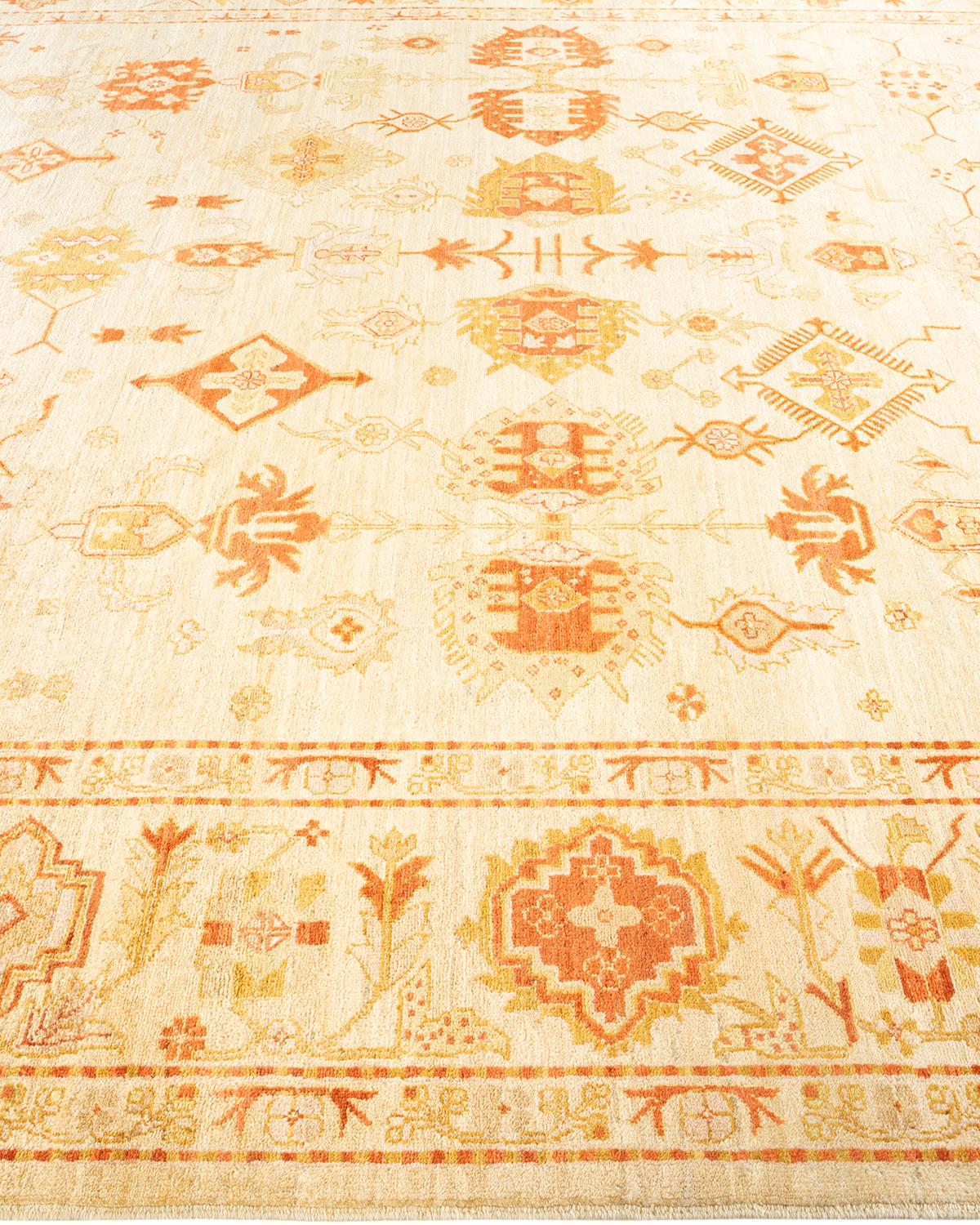 One-of-a-kind Hand Knotted Geometric Eclectic Ivory Area Rug In New Condition For Sale In Norwalk, CT