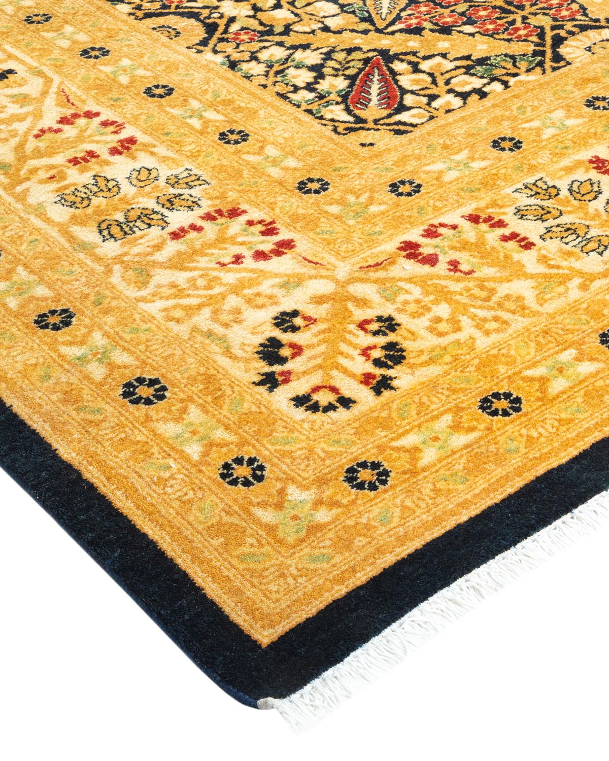 Die Teppiche der Mogul-Kollektion bringen mit ihren zurückhaltenden Farben und Allover-Mustern zeitlose Eleganz in jeden Raum. Beeinflusst von einem Spektrum türkischer, indischer und persischer Designs, lassen die Kunsthandwerker, die diese