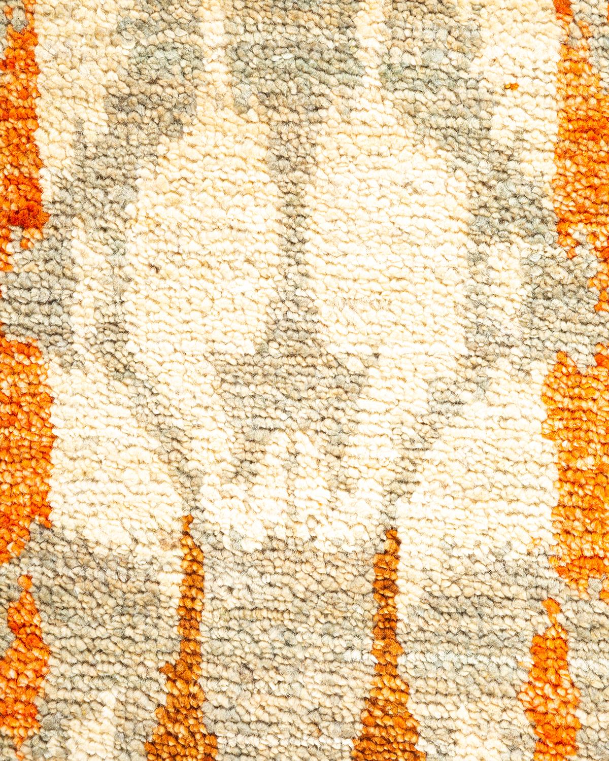 Pakistanais Tapis Ikat moderne gris clair noué à la main, unique en son genre en vente