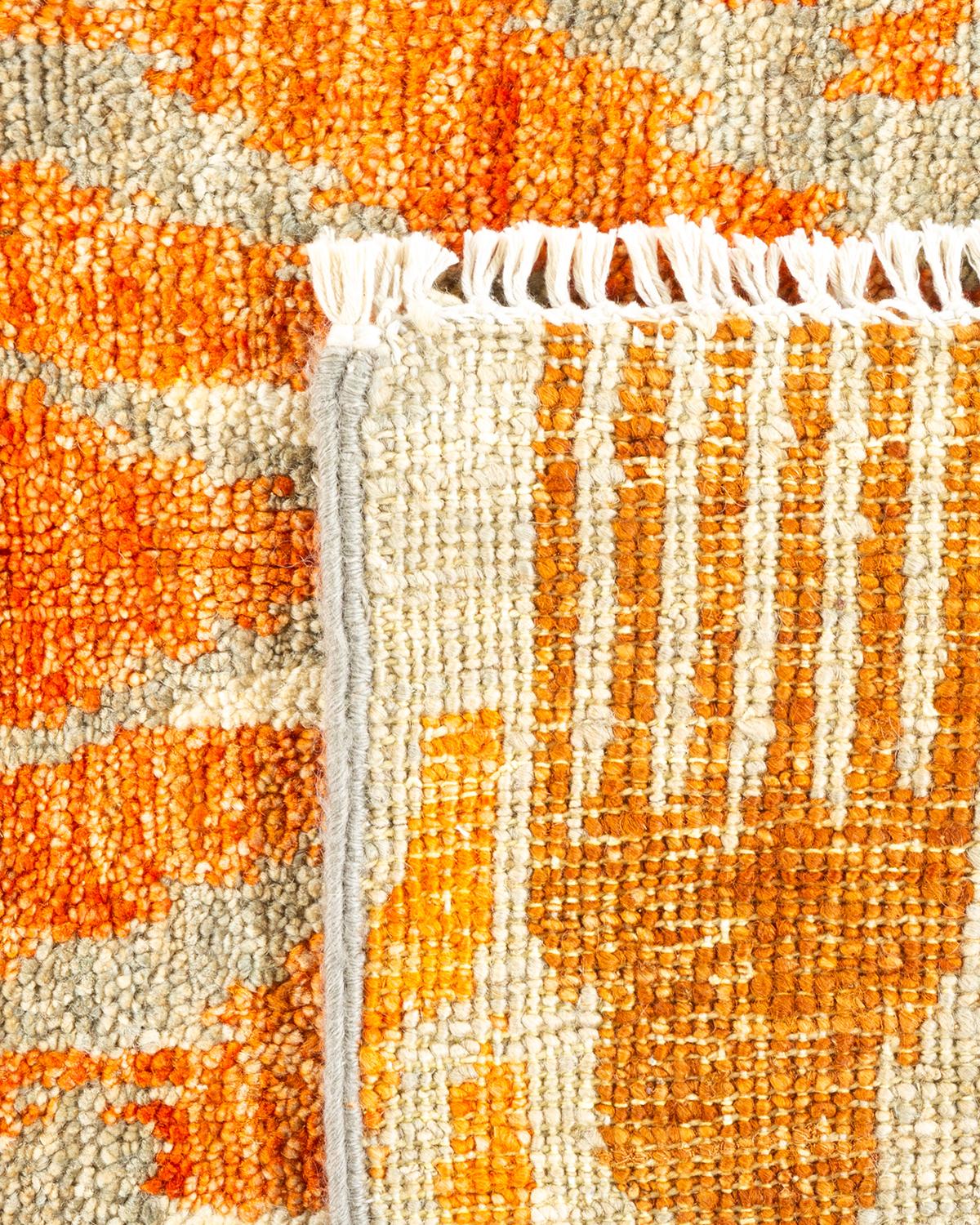 XXIe siècle et contemporain Tapis Ikat moderne gris clair noué à la main, unique en son genre en vente