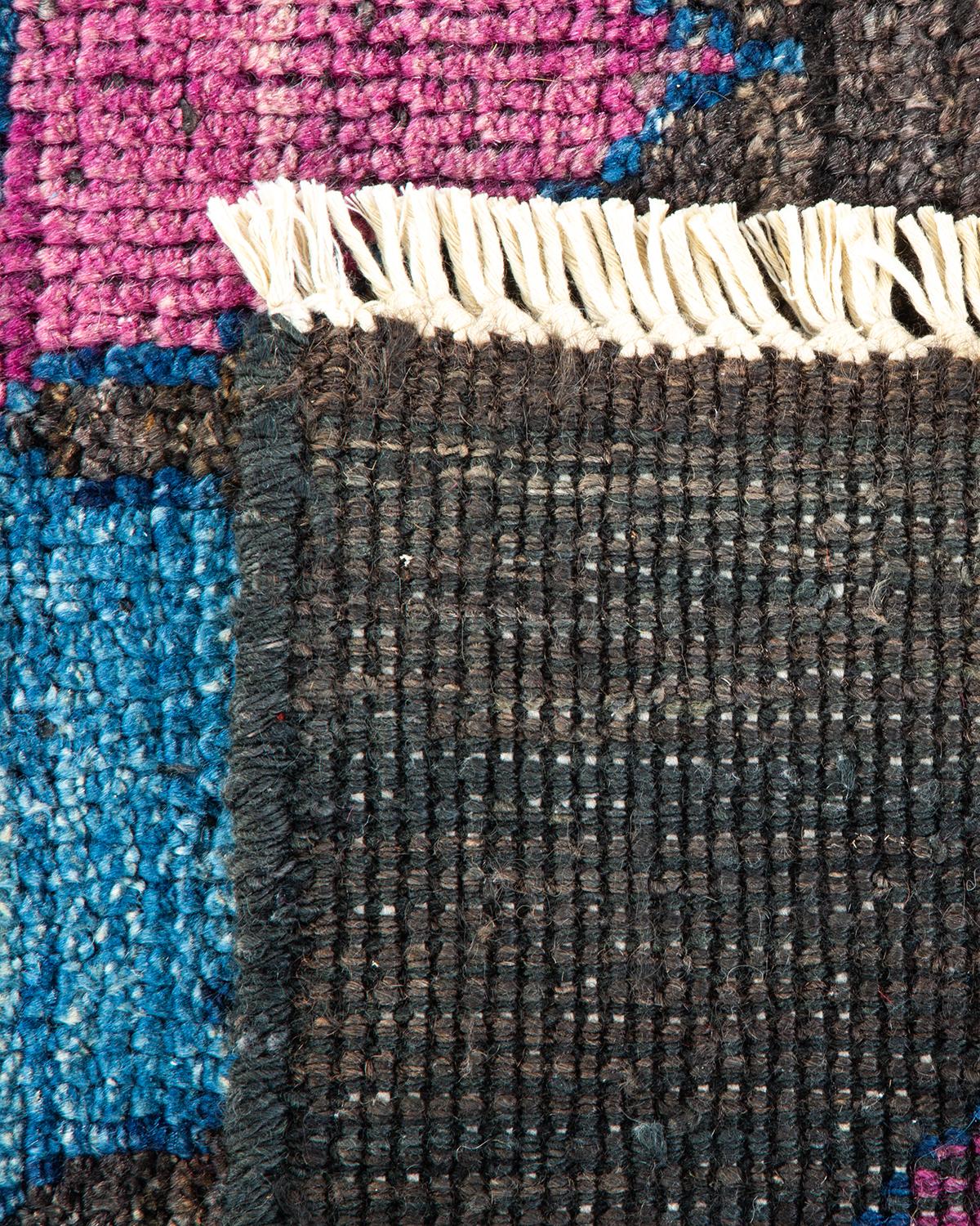 Alfombra marroquí moderna negra anudada a mano única en su género Siglo XXI y contemporáneo en venta