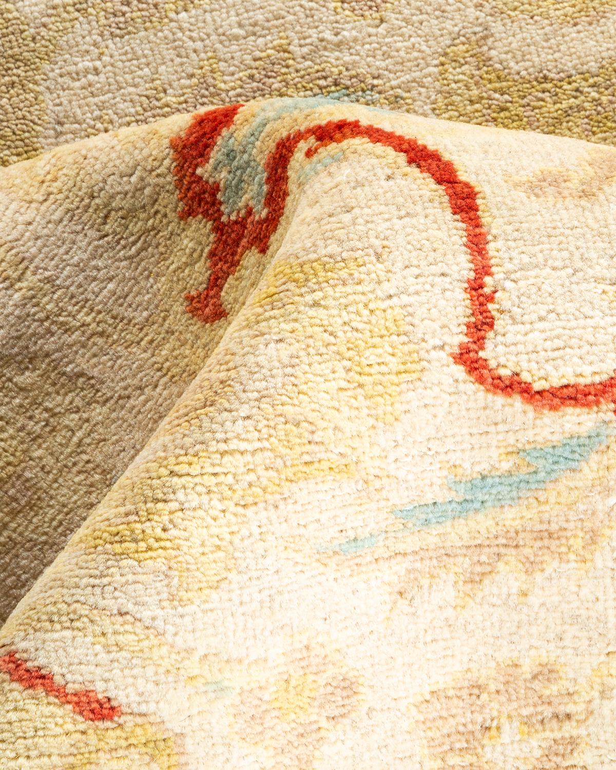 Tapis oriental éclectique ivoire noué à la main, unique en son genre 1