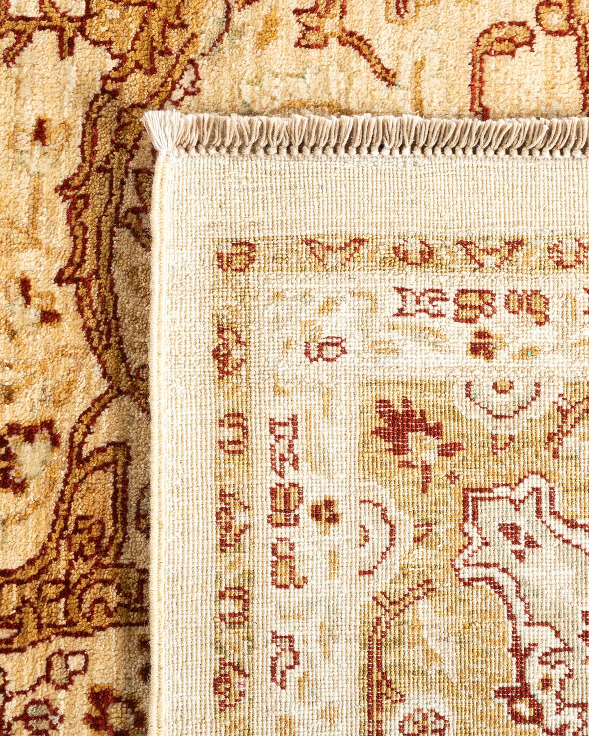 Handgeknüpfter orientalischer, eklektischer elfenbeinfarbener Teppich in Elfenbein, Unikat (21. Jahrhundert und zeitgenössisch) im Angebot
