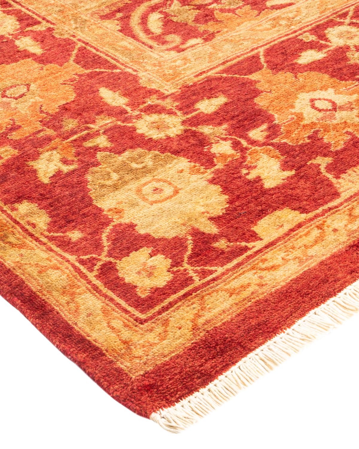 Avec un amalgame de tailles et d'influences esthétiques allant de l'art déco à Rorschach et au modernisme, les tapis de la collection Eclectic défient toute définition, demandant plutôt à devenir des points focaux intrigants d'une pièce. Ce sont à