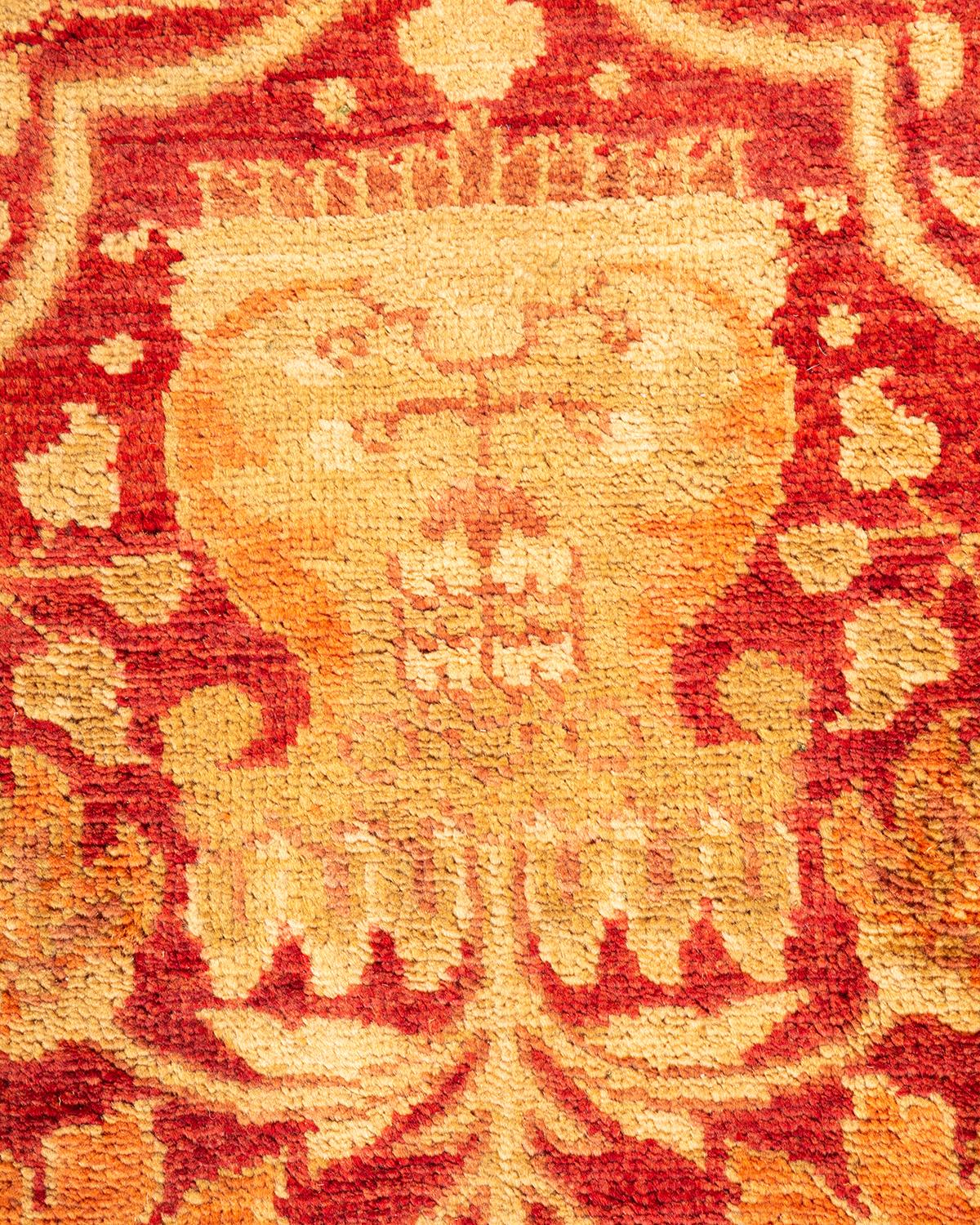 Pakistanais Tapis rouge oriental éclectique noué à la main unique en son genre de 6' 1