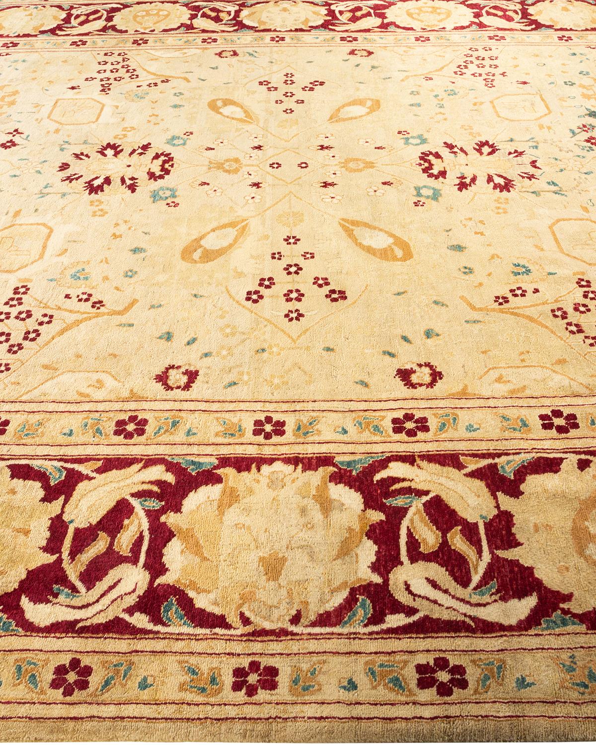 Tapis jaune oriental éclectique noué à la main, unique en son genre Neuf - En vente à Norwalk, CT