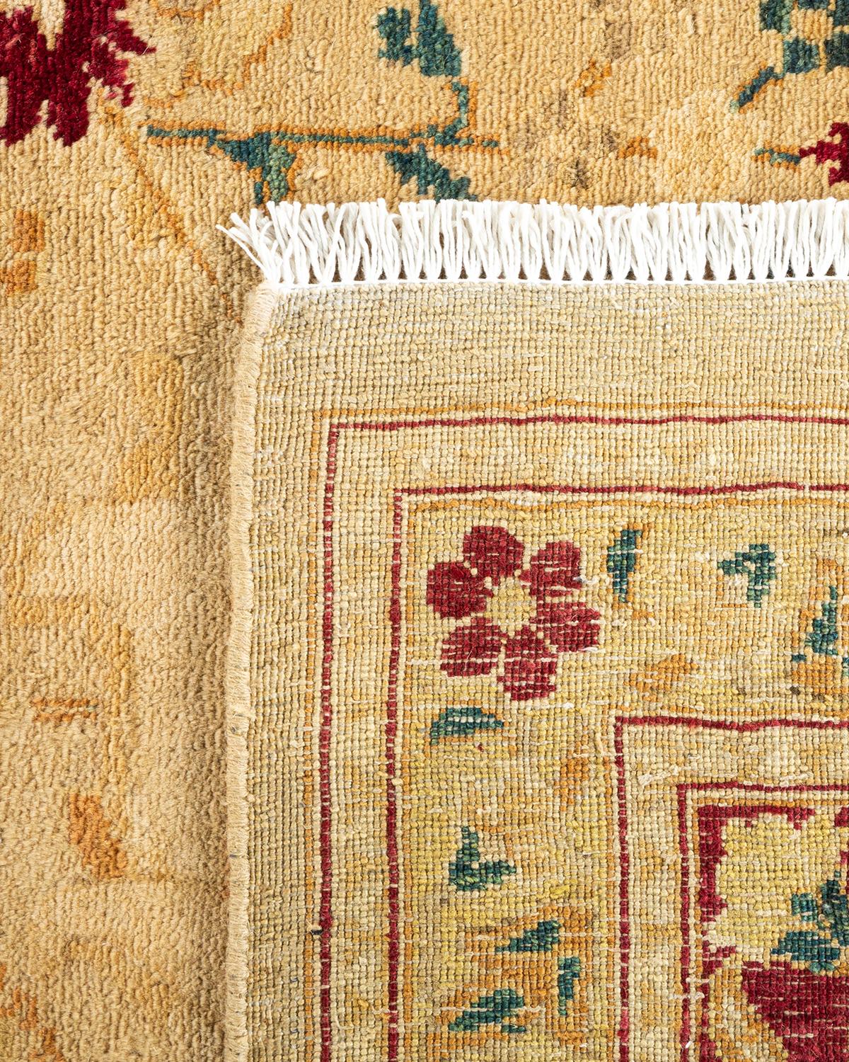 XXIe siècle et contemporain Tapis jaune oriental éclectique noué à la main, unique en son genre en vente