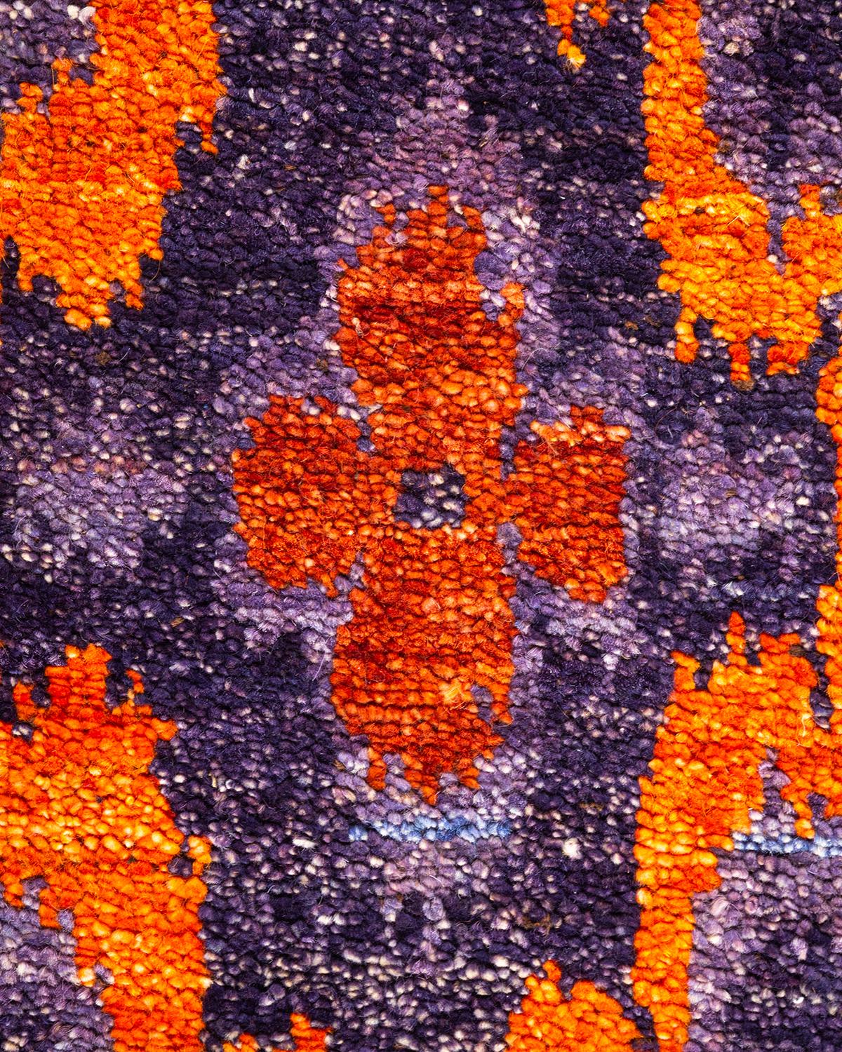 Pakistanais Tapis violet oriental moderne unique noué à la main, unique en son genre en vente