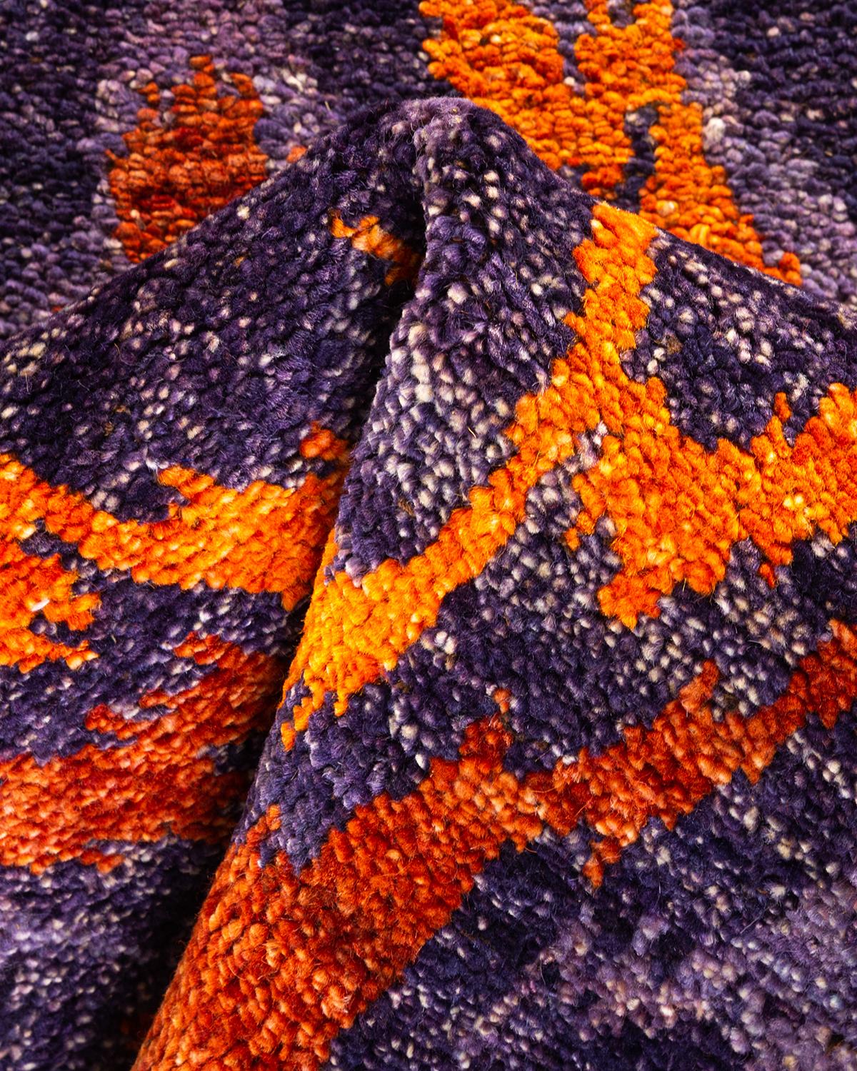 Tapis violet oriental moderne unique noué à la main, unique en son genre en vente 1