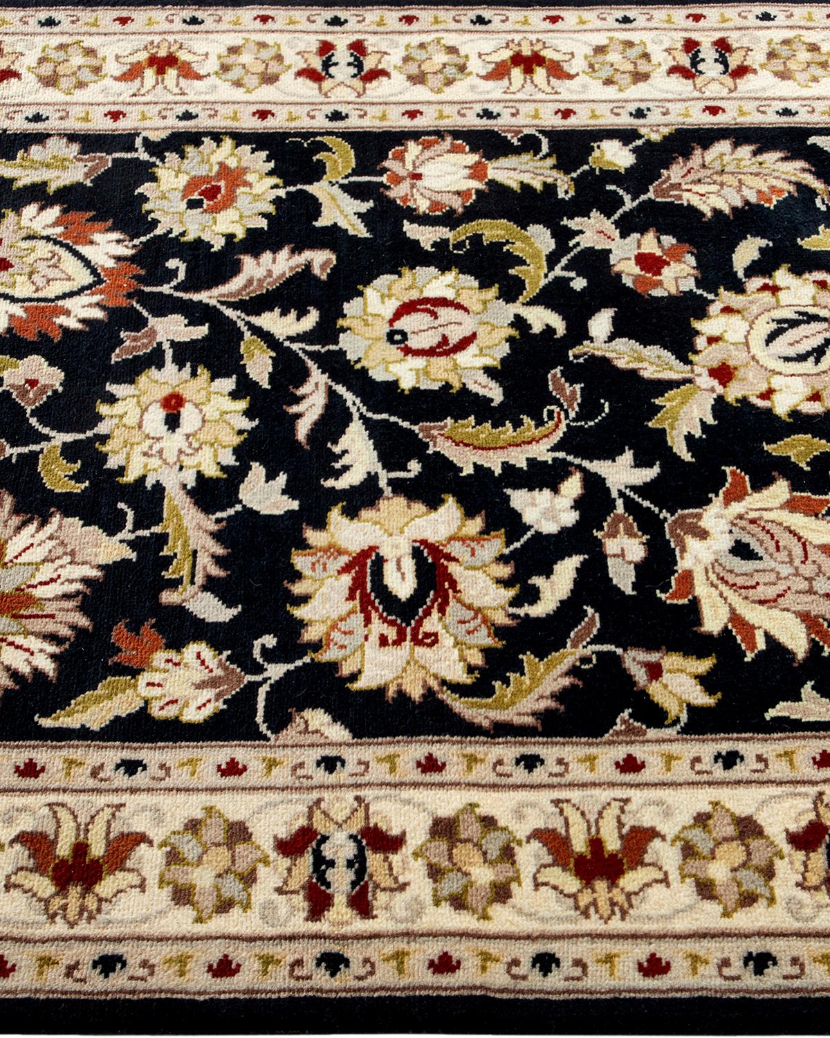 Einzigartiger handgeknüpfter schwarzer Oriental Mogul-Teppich, 2' 7 Zoll x 12' 6 Zoll im Zustand „Neu“ im Angebot in Norwalk, CT