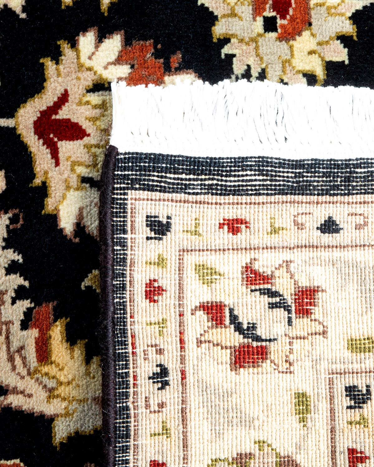 Einzigartiger handgeknüpfter schwarzer Oriental Mogul-Teppich, 2' 7 Zoll x 12' 6 Zoll (21. Jahrhundert und zeitgenössisch) im Angebot