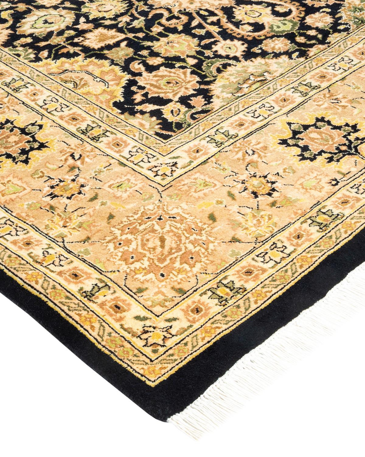 Avec leurs palettes discrètes et leurs motifs à l'envers, les tapis de la collection Mogul apporteront une sophistication intemporelle à n'importe quelle pièce. Influencés par un éventail de motifs turcs, indiens et persans, les artisans qui tissent