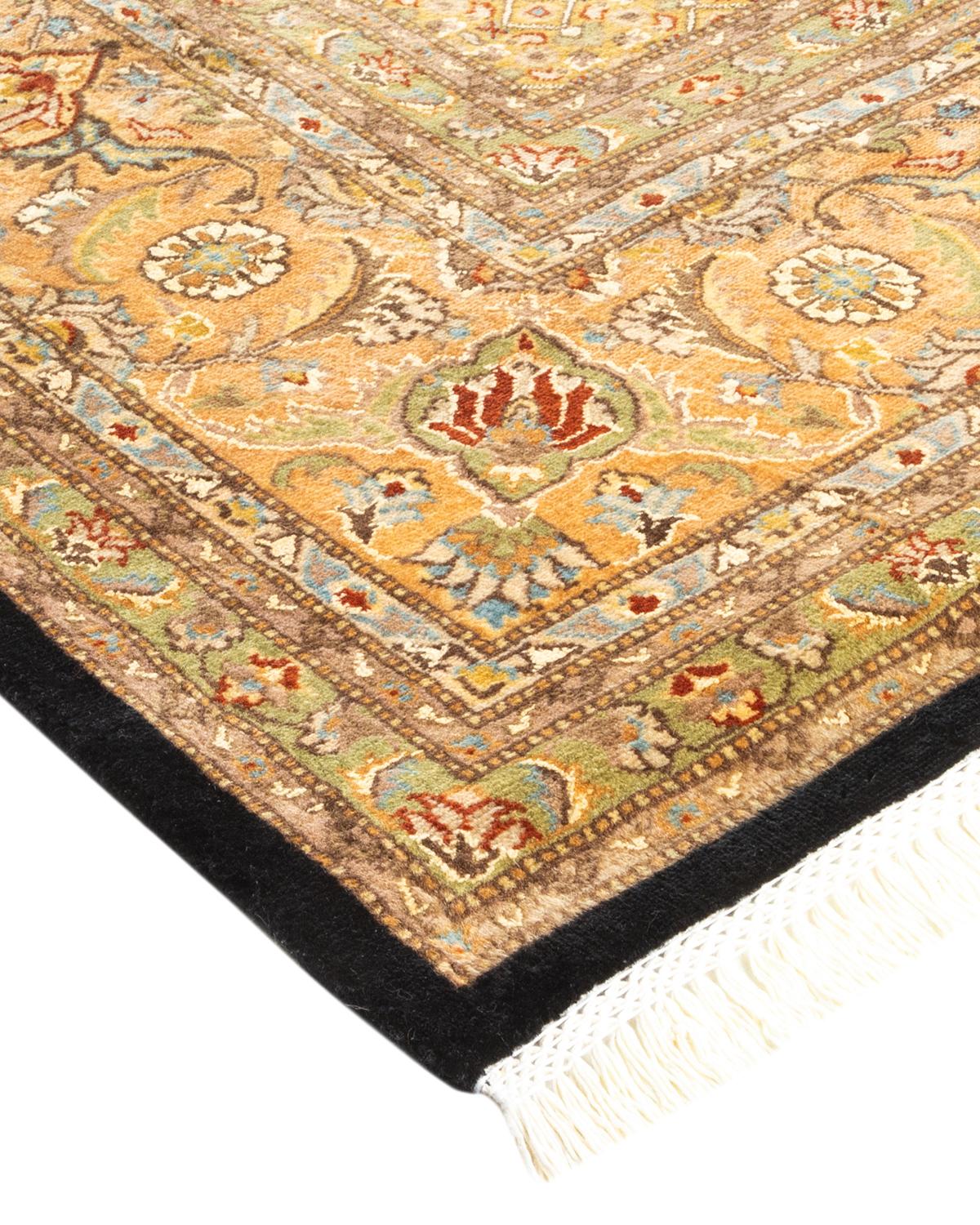 Avec leurs palettes discrètes et leurs motifs allover, les tapis de la collection Mogul apporteront une sophistication intemporelle à n'importe quelle pièce. Influencés par un éventail de motifs turcs, indiens et persans, les artisans qui tissent à