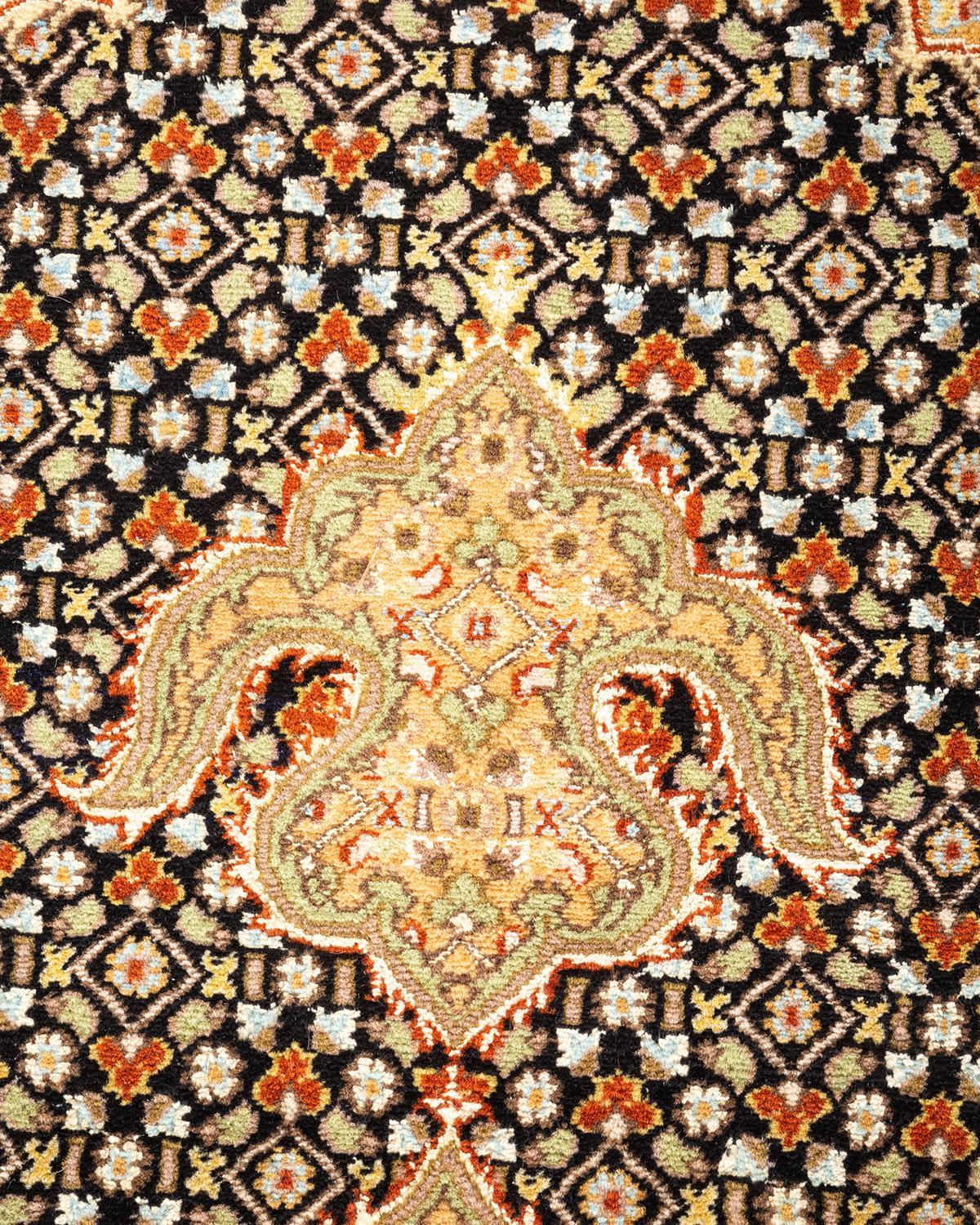 Pakistanais Tapis Oriental Mogul noir noué à la main, unique en son genre en vente
