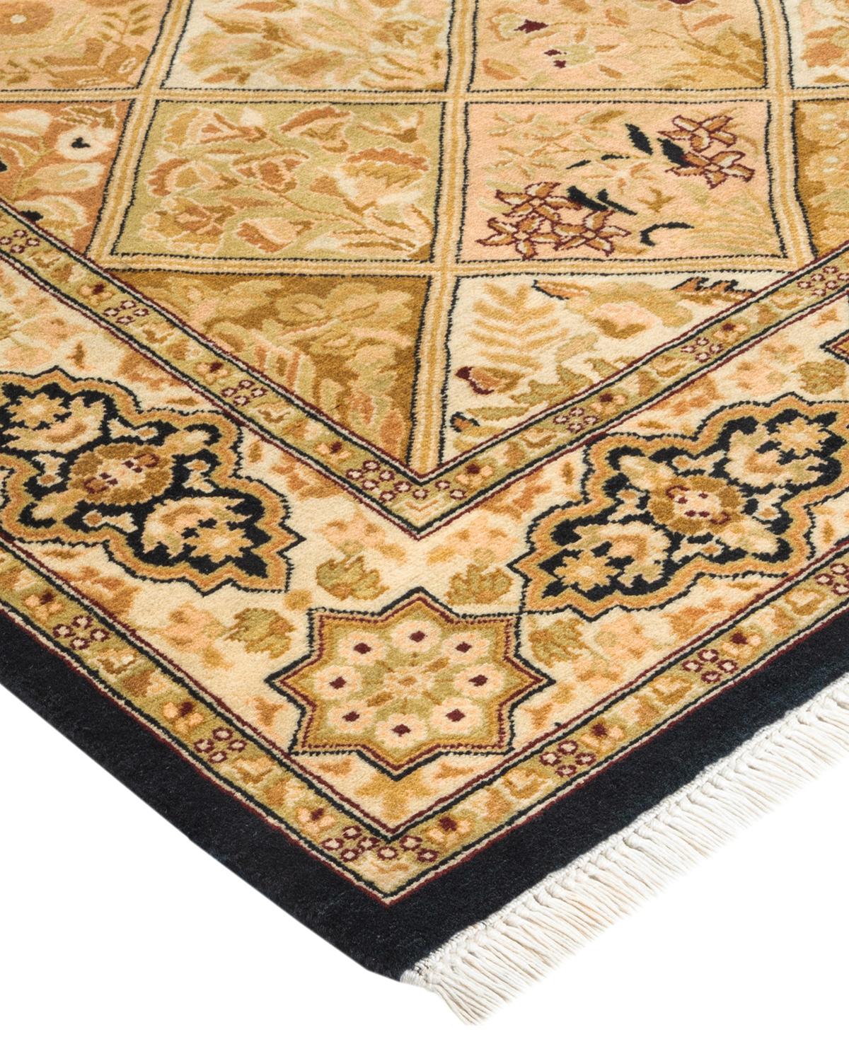 Die Teppiche der Mogul-Kollektion bringen mit ihren zurückhaltenden Farben und Allover-Mustern zeitlose Eleganz in jeden Raum. Beeinflusst von einem Spektrum türkischer, indischer und persischer Designs, lassen die Kunsthandwerker, die diese