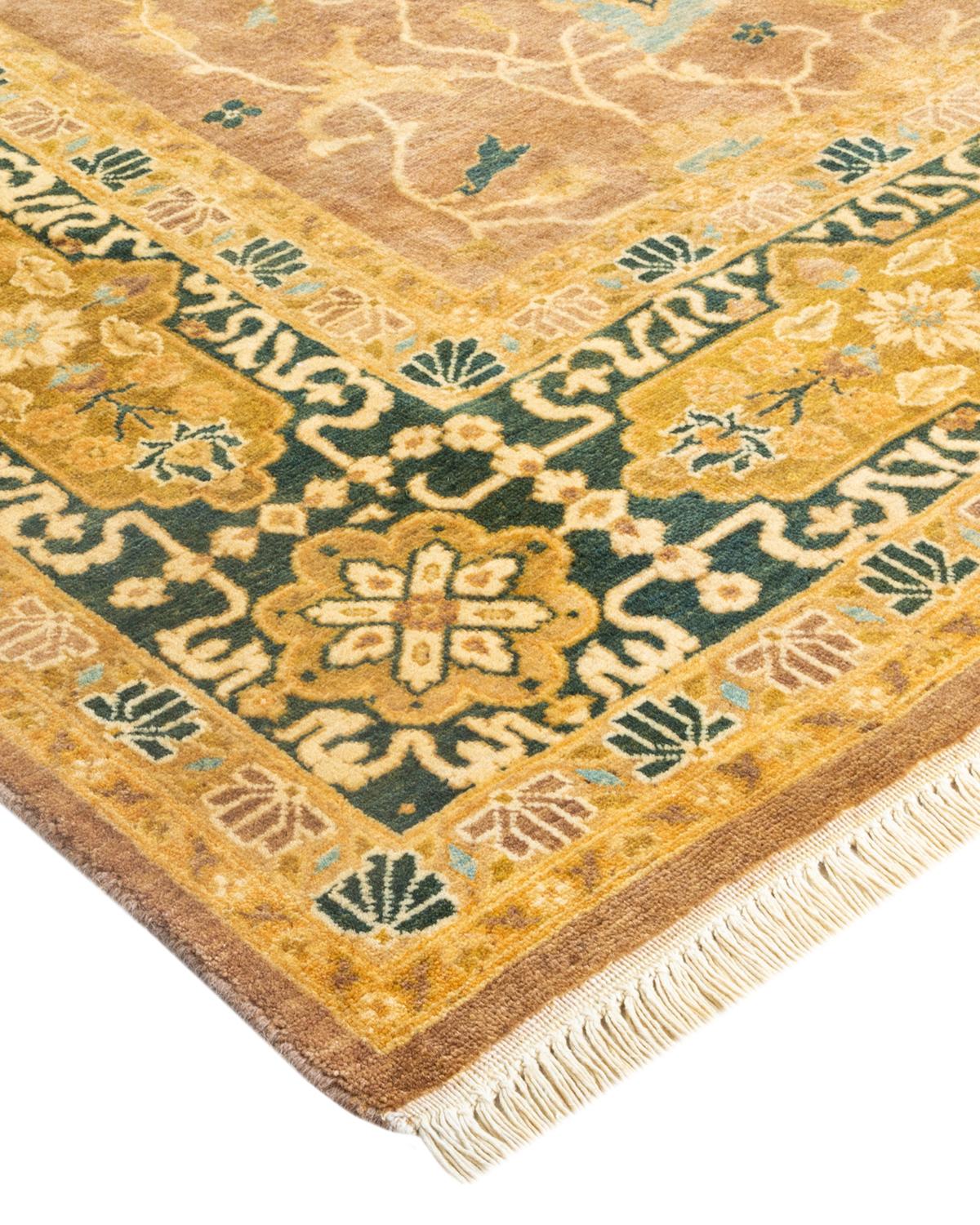 Avec leurs palettes discrètes et leurs motifs allover, les tapis de la collection Mogul apporteront une sophistication intemporelle à n'importe quelle pièce. Influencés par un éventail de motifs turcs, indiens et persans, les artisans qui tissent à