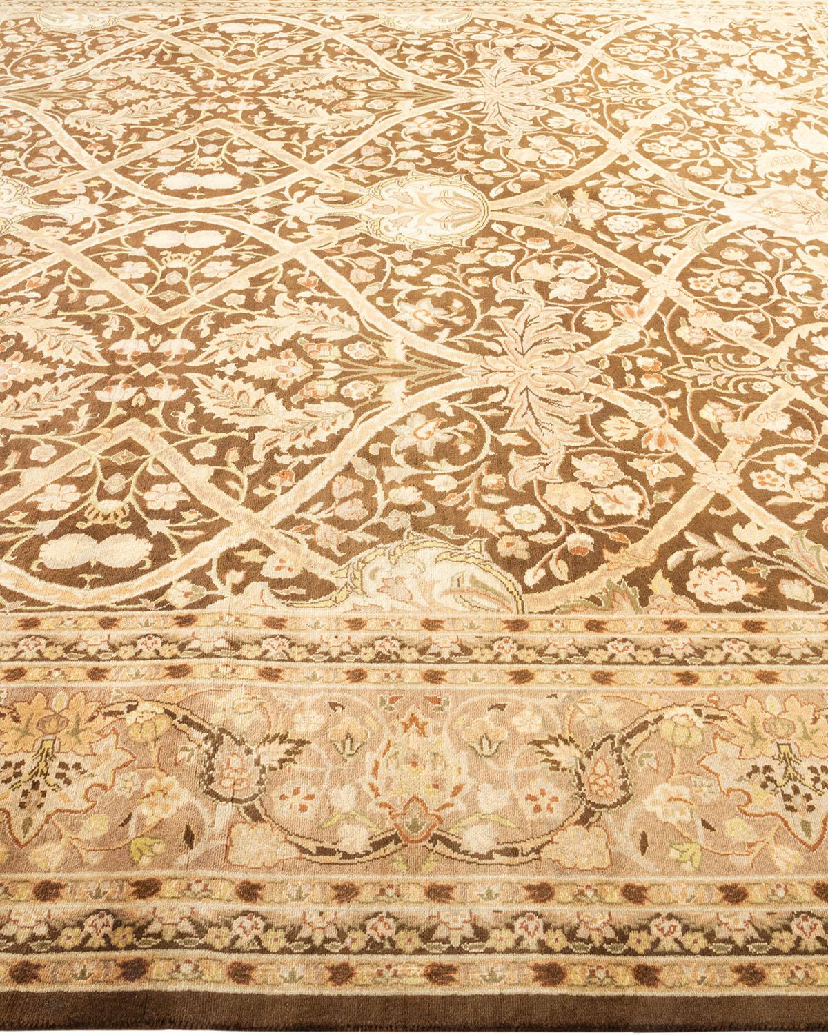 Handgeknüpfter orientalischer Mogul-Teppich in Braun, Unikat im Zustand „Neu“ in Norwalk, CT