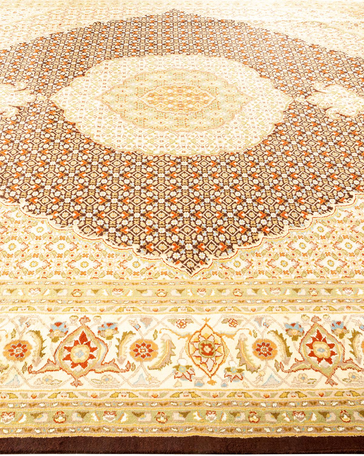 Handgeknüpfter orientalischer Mogul-Teppich in Braun, Unikat im Zustand „Neu“ im Angebot in Norwalk, CT