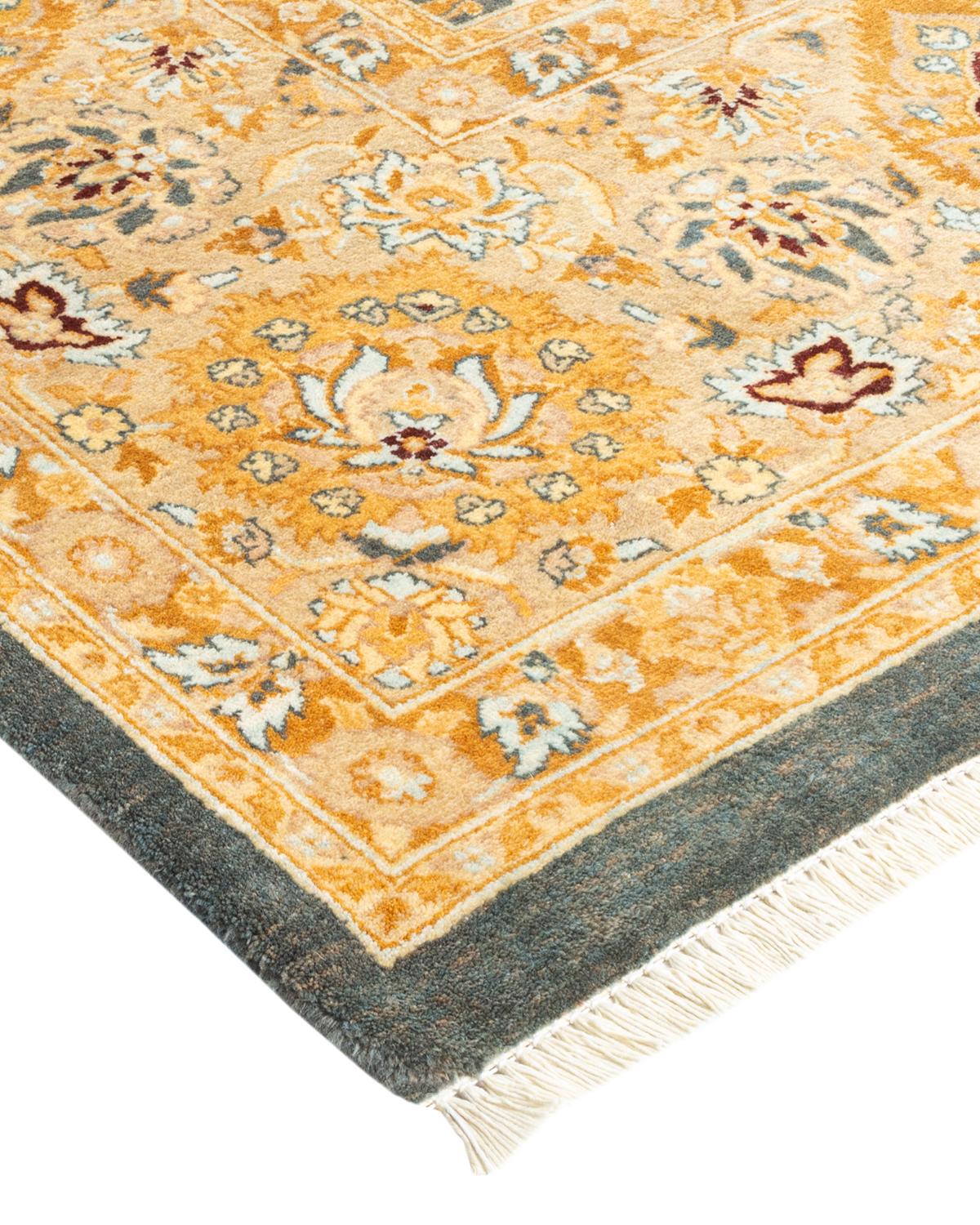 Avec leurs palettes discrètes et leurs motifs allover, les tapis de la collection Mogul apporteront une sophistication intemporelle à n'importe quelle pièce. Influencés par un éventail de motifs turcs, indiens et persans, les artisans qui tissent à