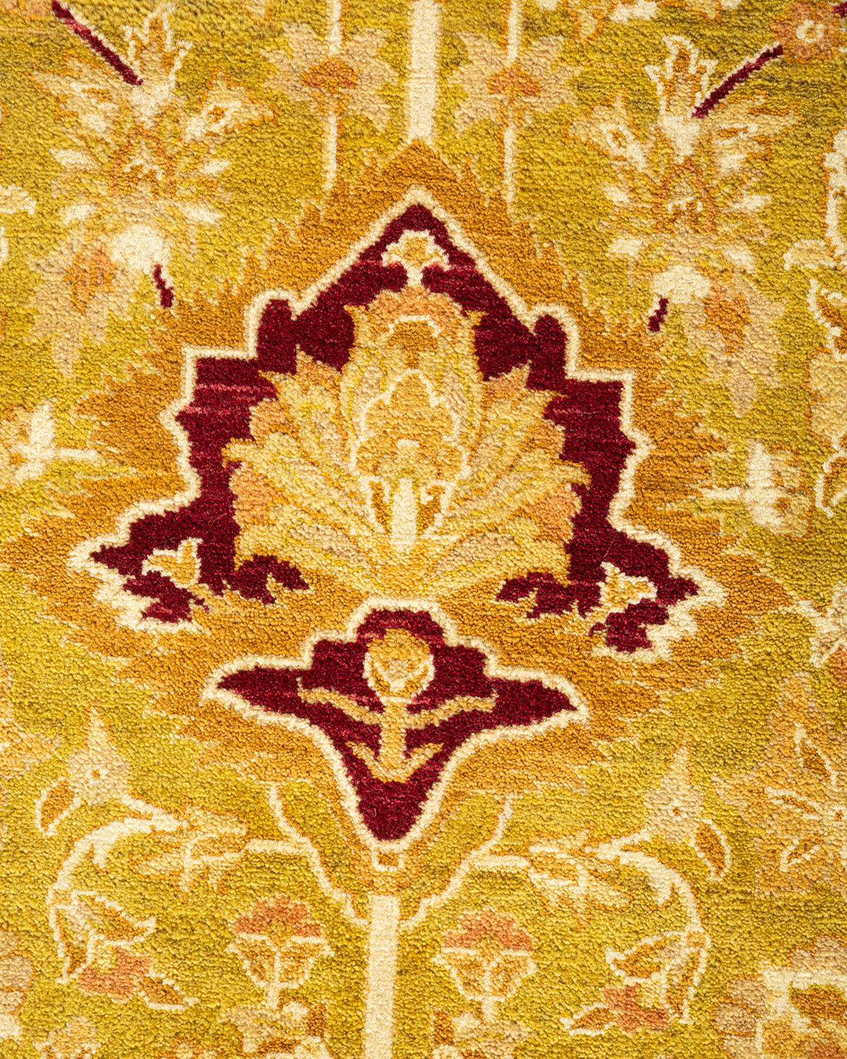 Pakistanais Tapis Oriental Mogul vert noué à la main, unique en son genre en vente