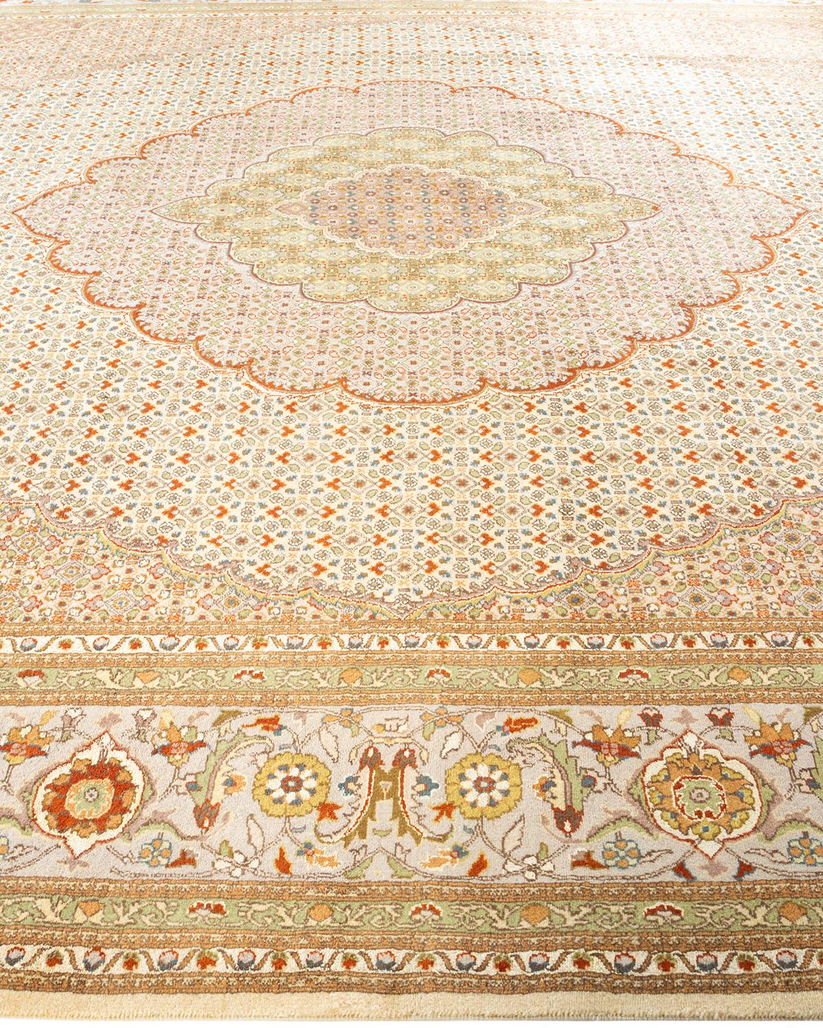 Tapis Oriental Mogul ivoire noué à la main, unique en son genre Neuf - En vente à Norwalk, CT