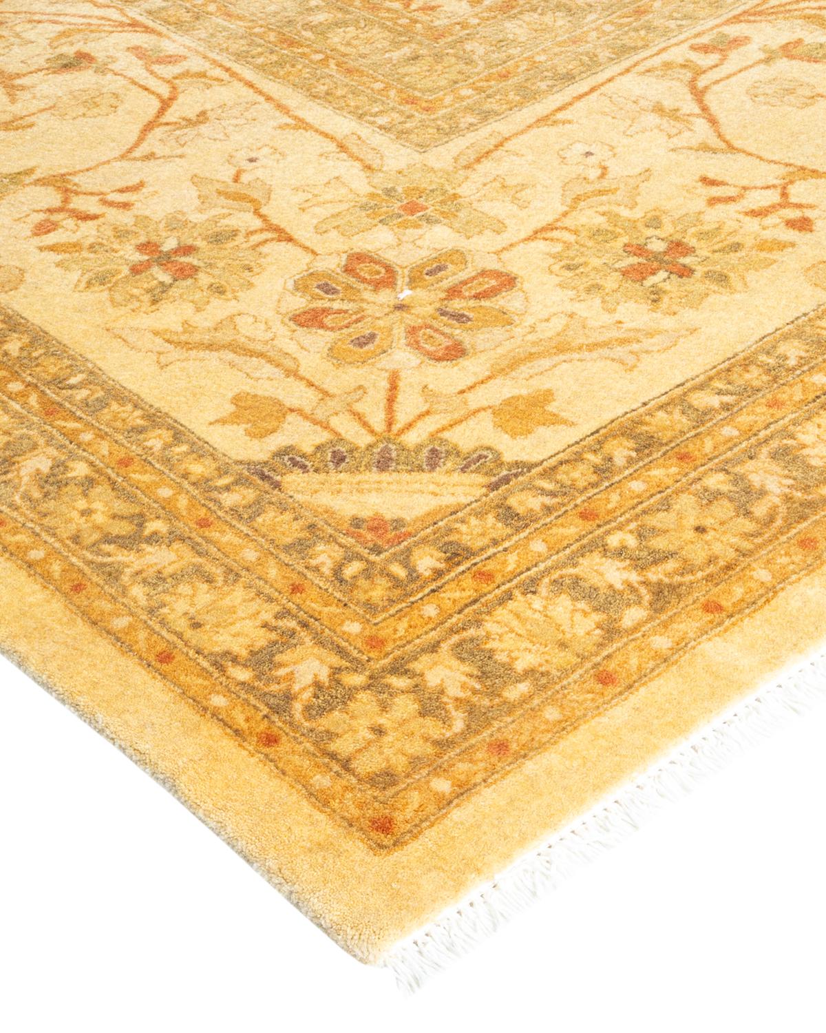 Avec leurs palettes discrètes et leurs motifs allover, les tapis de la collection Mogul apporteront une sophistication intemporelle à n'importe quelle pièce. Influencés par un éventail de motifs turcs, indiens et persans, les artisans qui tissent à