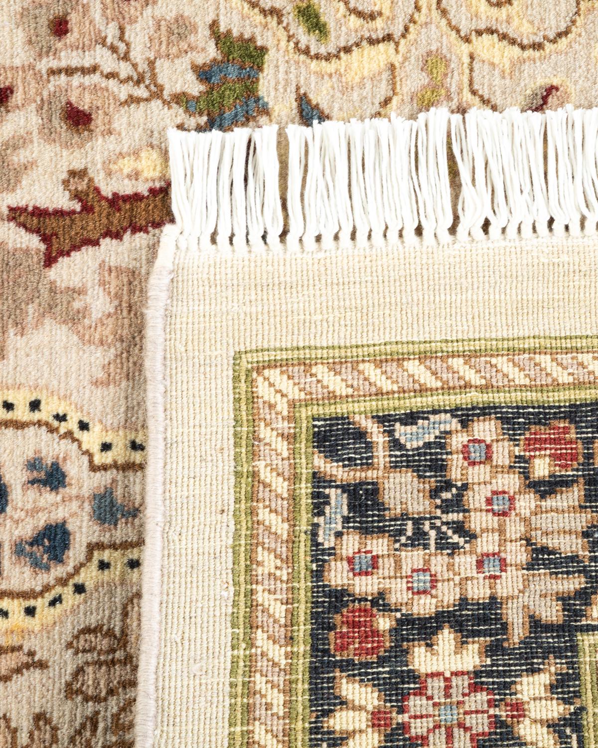 Handgeknüpfter orientalischer Mogul elfenbeinfarbener Teppich in Elfenbein, Unikat (21. Jahrhundert und zeitgenössisch)
