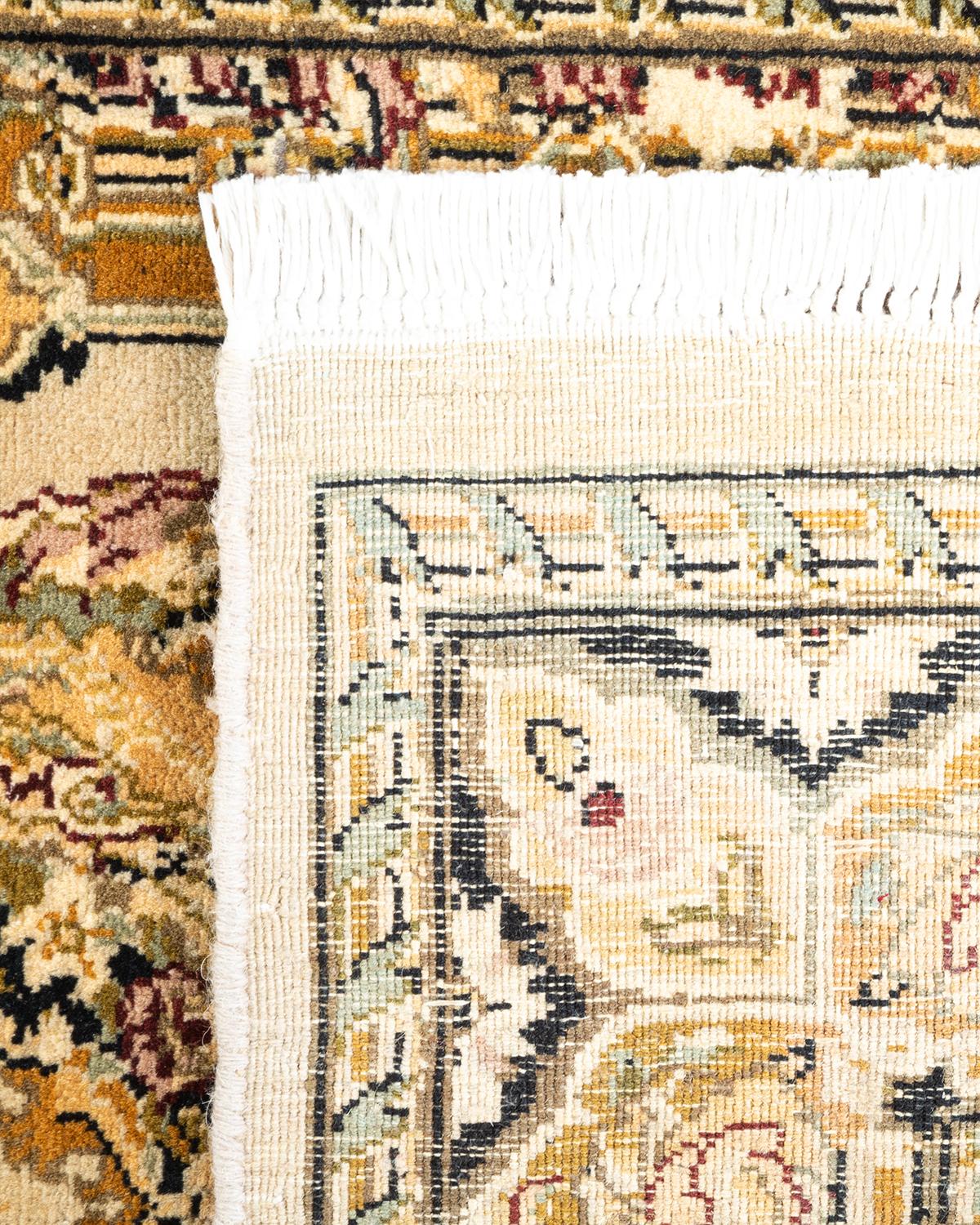 Handgeknüpfter orientalischer Mogul elfenbeinfarbener Teppich in Elfenbein, Unikat (21. Jahrhundert und zeitgenössisch)