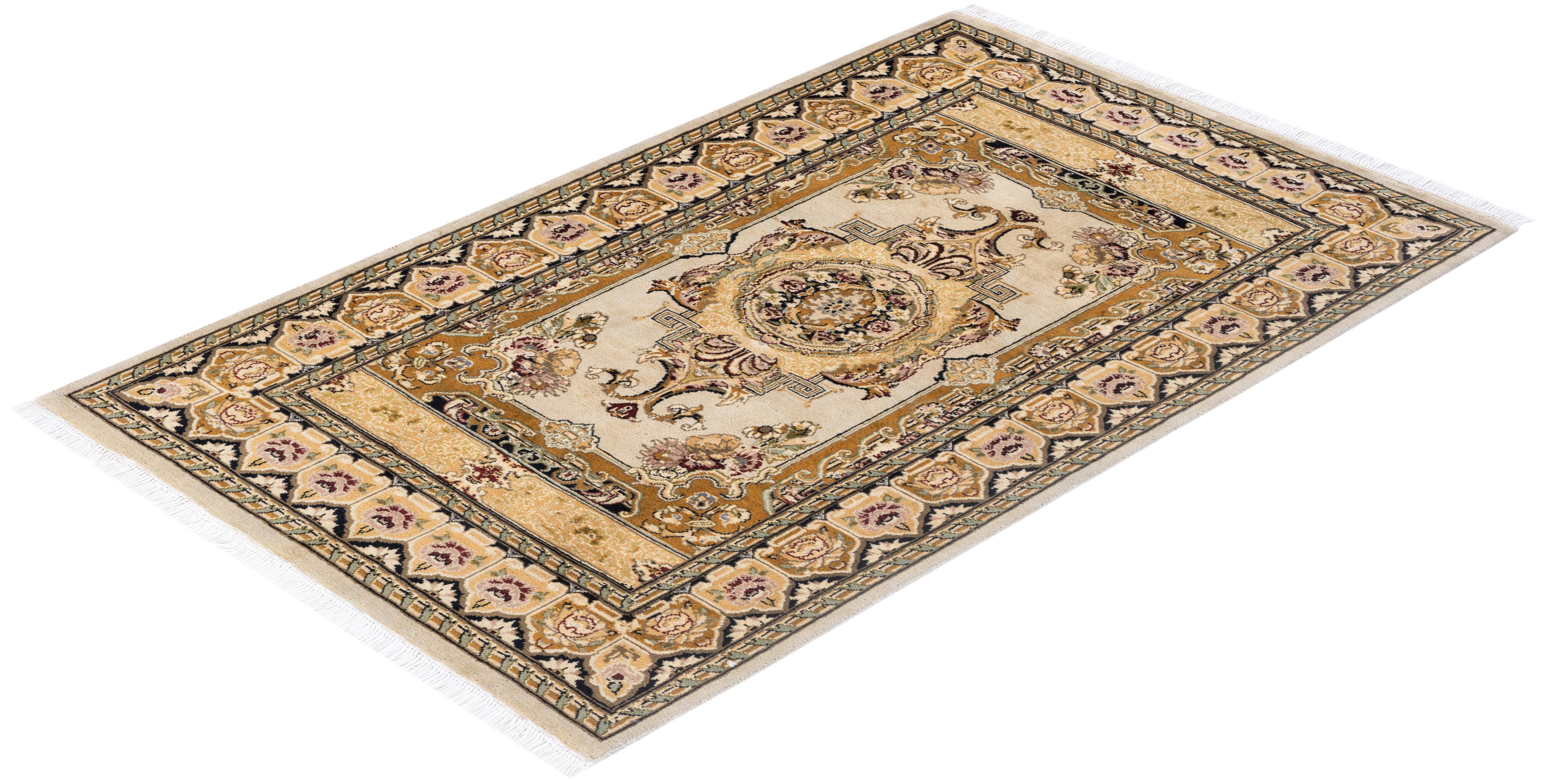 Handgeknüpfter orientalischer Mogul elfenbeinfarbener Teppich in Elfenbein, Unikat 2